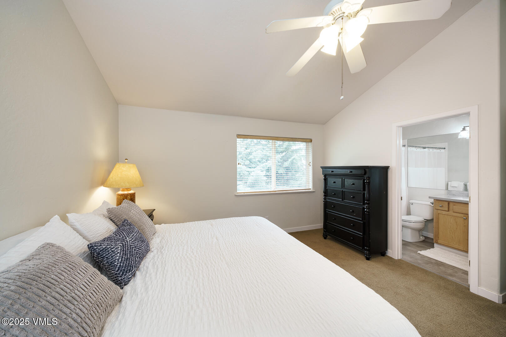 Edwards, Colorado 81632, United States, 3 Bedrooms Bedrooms, ,3 BathroomsBathrooms,Residential,Pending,122744