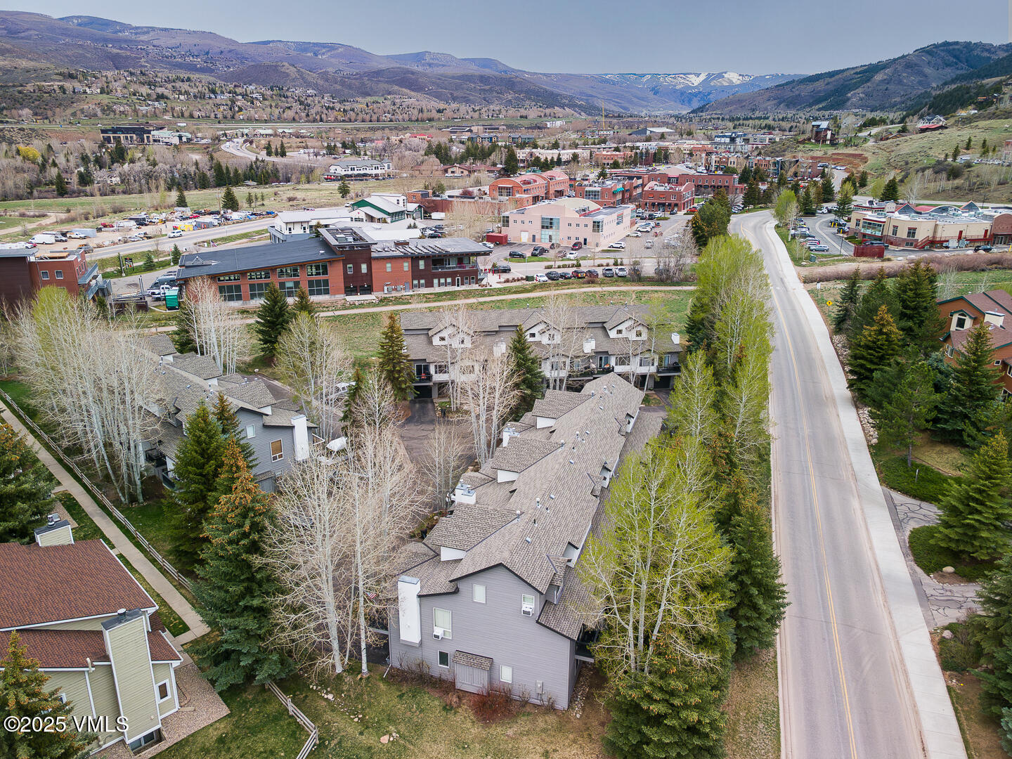 Edwards, Colorado 81632, United States, 3 Bedrooms Bedrooms, ,3 BathroomsBathrooms,Residential,Pending,122744