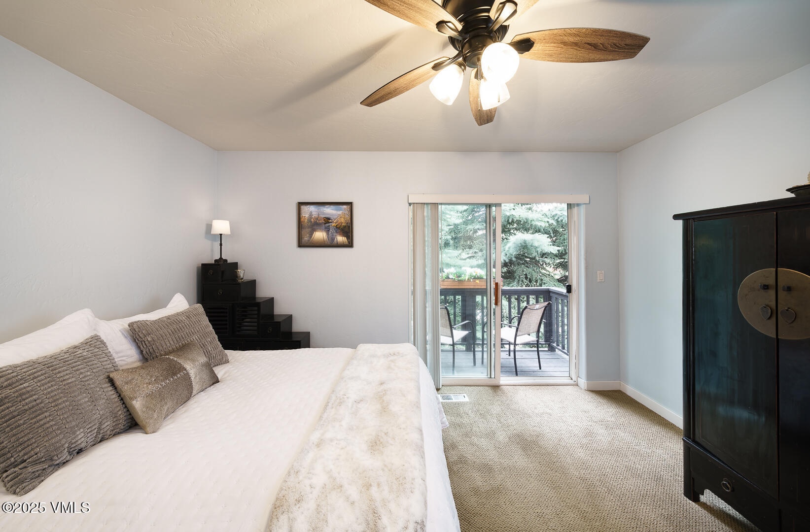 Edwards, Colorado 81632, United States, 3 Bedrooms Bedrooms, ,3 BathroomsBathrooms,Residential,Pending,122744