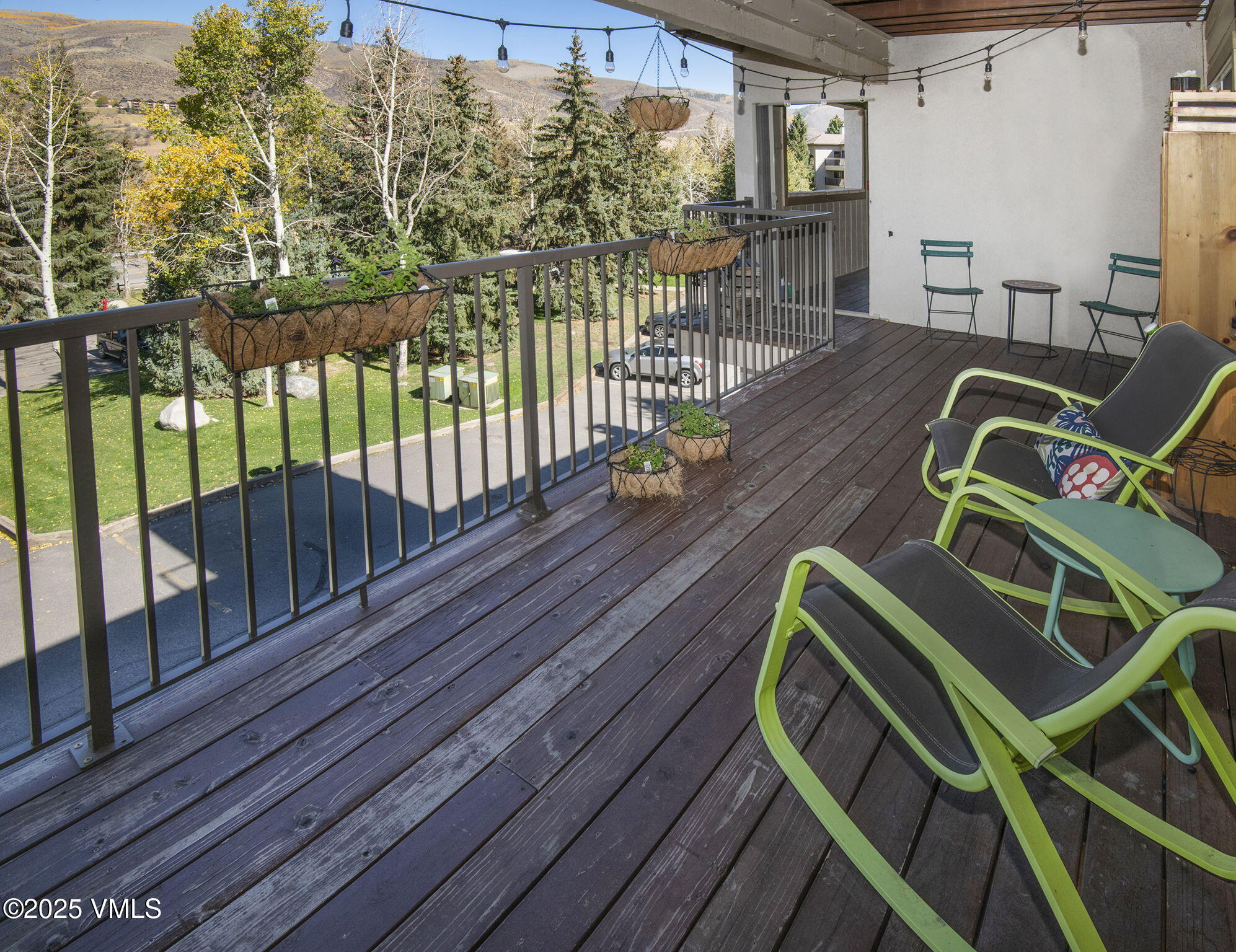 Avon, Colorado 81620, United States, 2 Bedrooms Bedrooms, ,2 BathroomsBathrooms,Residential,Active,230198