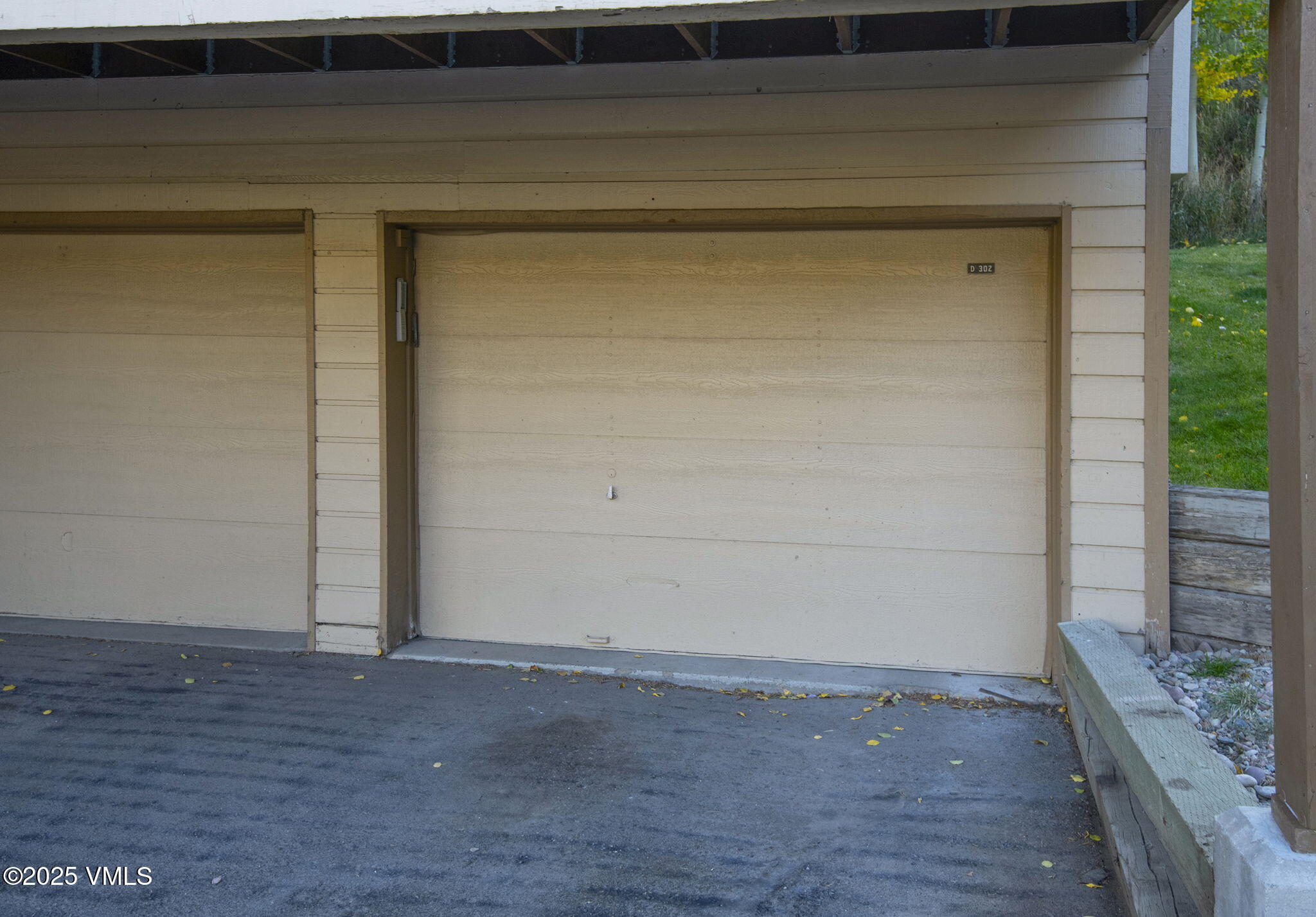 Avon, Colorado 81620, United States, 2 Bedrooms Bedrooms, ,2 BathroomsBathrooms,Residential,Active,230198