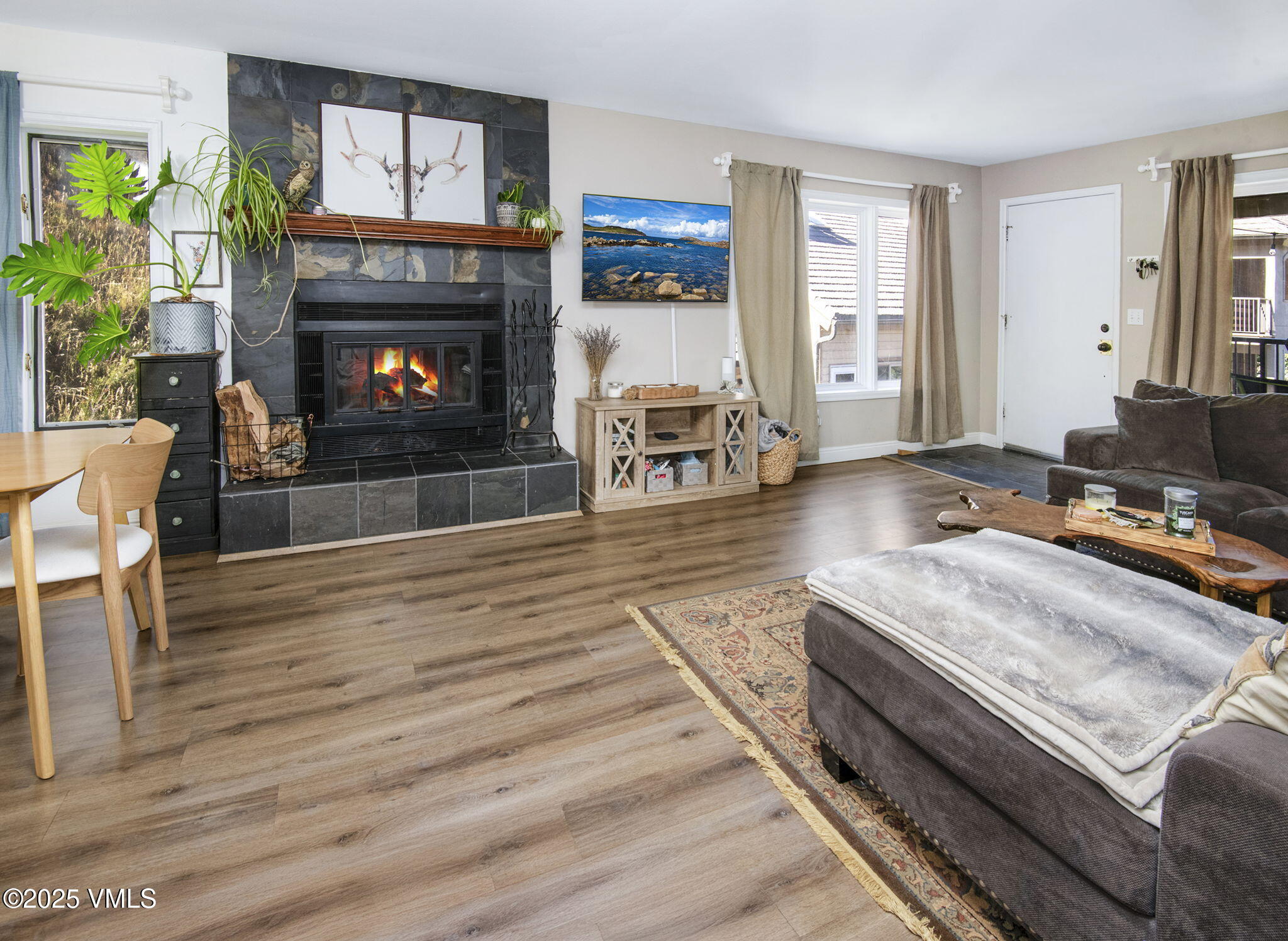 Avon, Colorado 81620, United States, 2 Bedrooms Bedrooms, ,2 BathroomsBathrooms,Residential,Active,230198