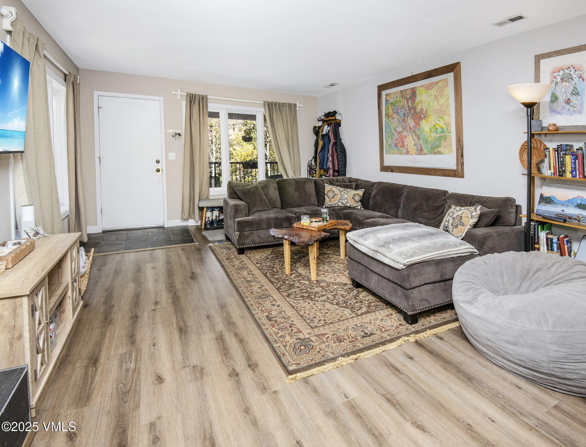 Avon, Colorado 81620, United States, 2 Bedrooms Bedrooms, ,2 BathroomsBathrooms,Residential,Active,230198