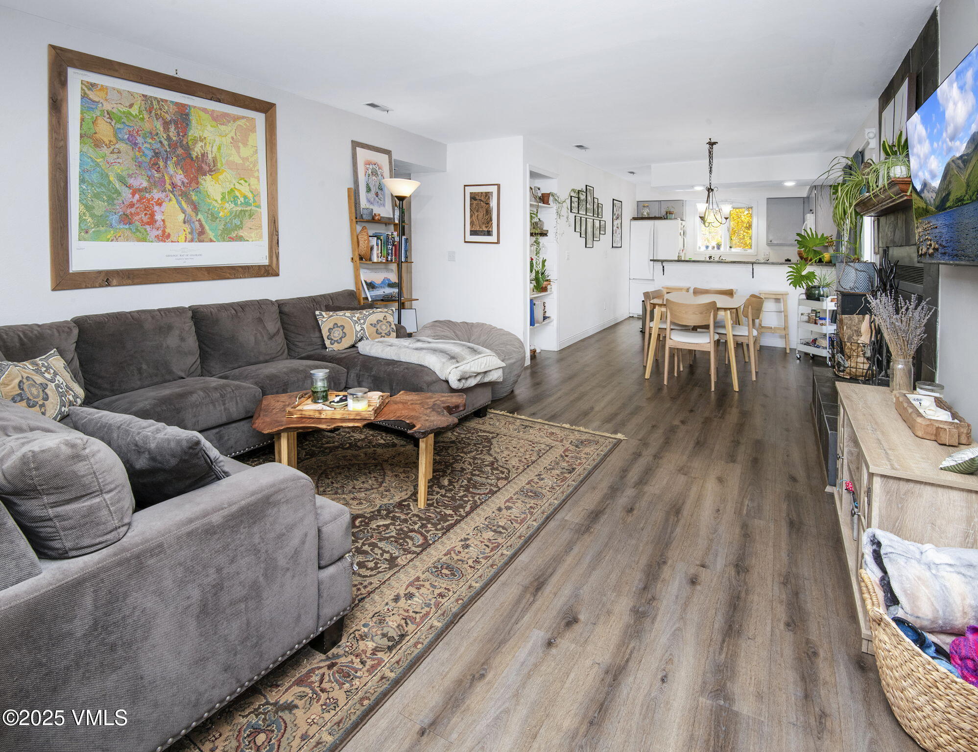 Avon, Colorado 81620, United States, 2 Bedrooms Bedrooms, ,2 BathroomsBathrooms,Residential,Active,230198