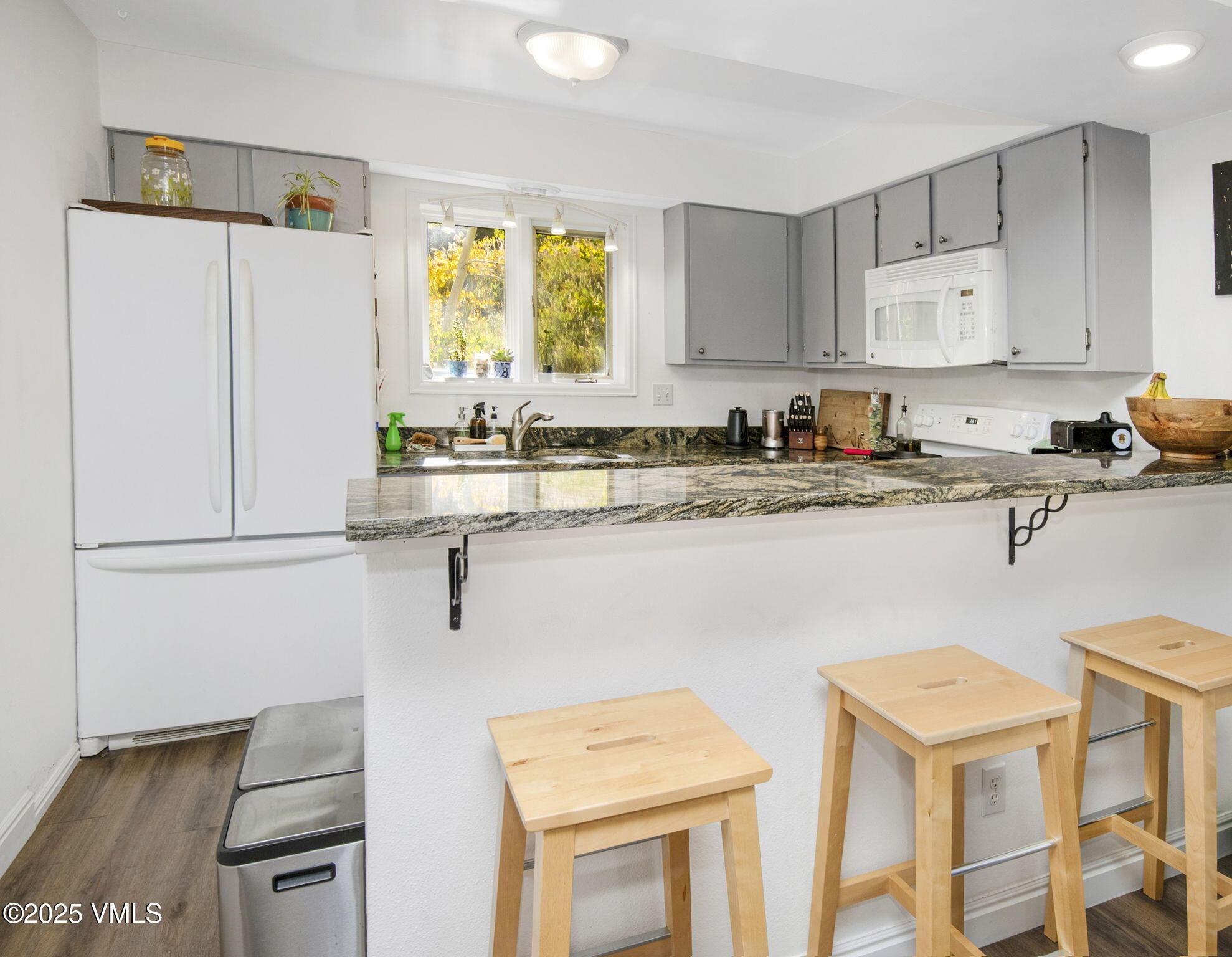 Avon, Colorado 81620, United States, 2 Bedrooms Bedrooms, ,2 BathroomsBathrooms,Residential,Active,230198