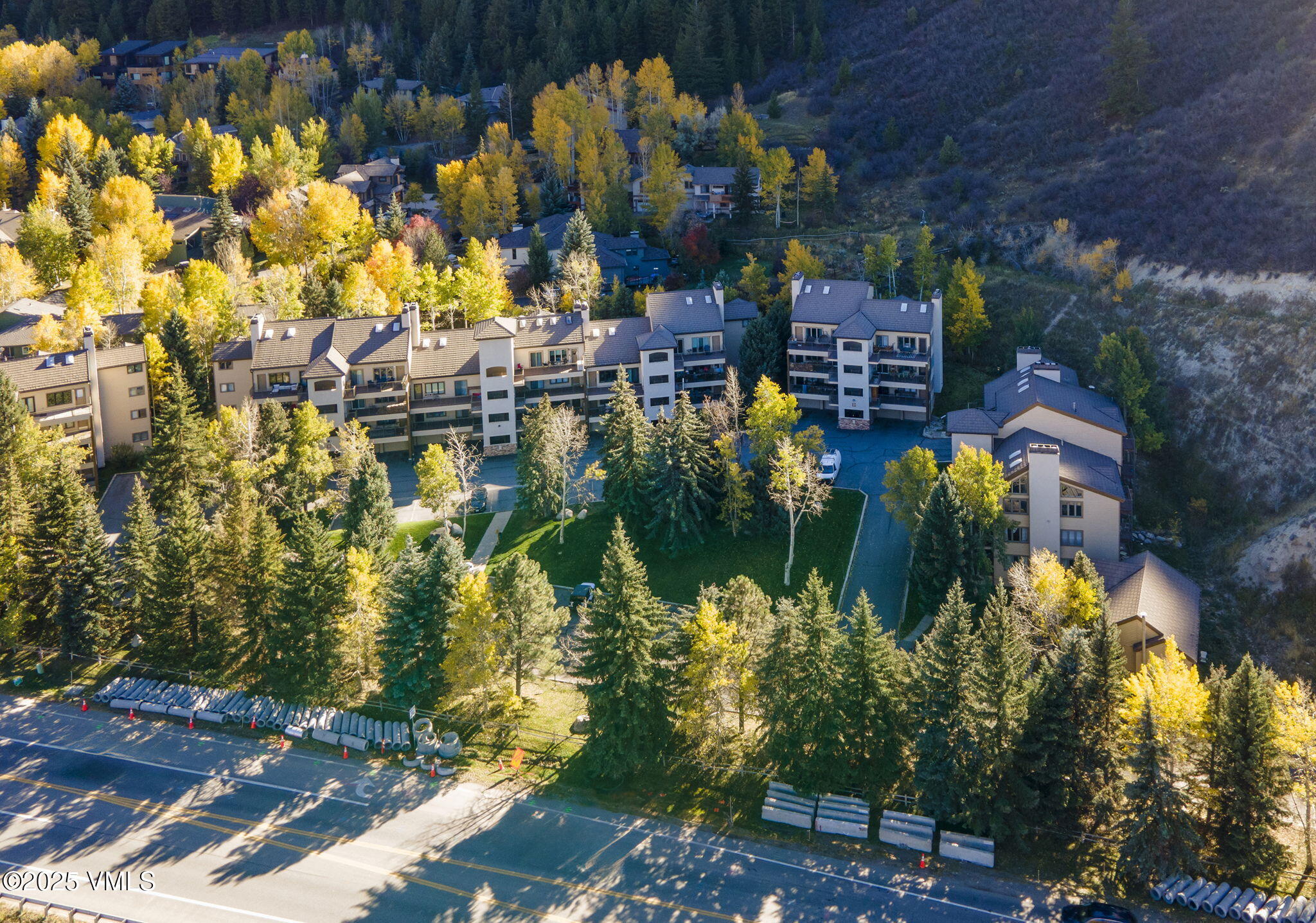 Avon, Colorado 81620, United States, 2 Bedrooms Bedrooms, ,2 BathroomsBathrooms,Residential,Active,230198