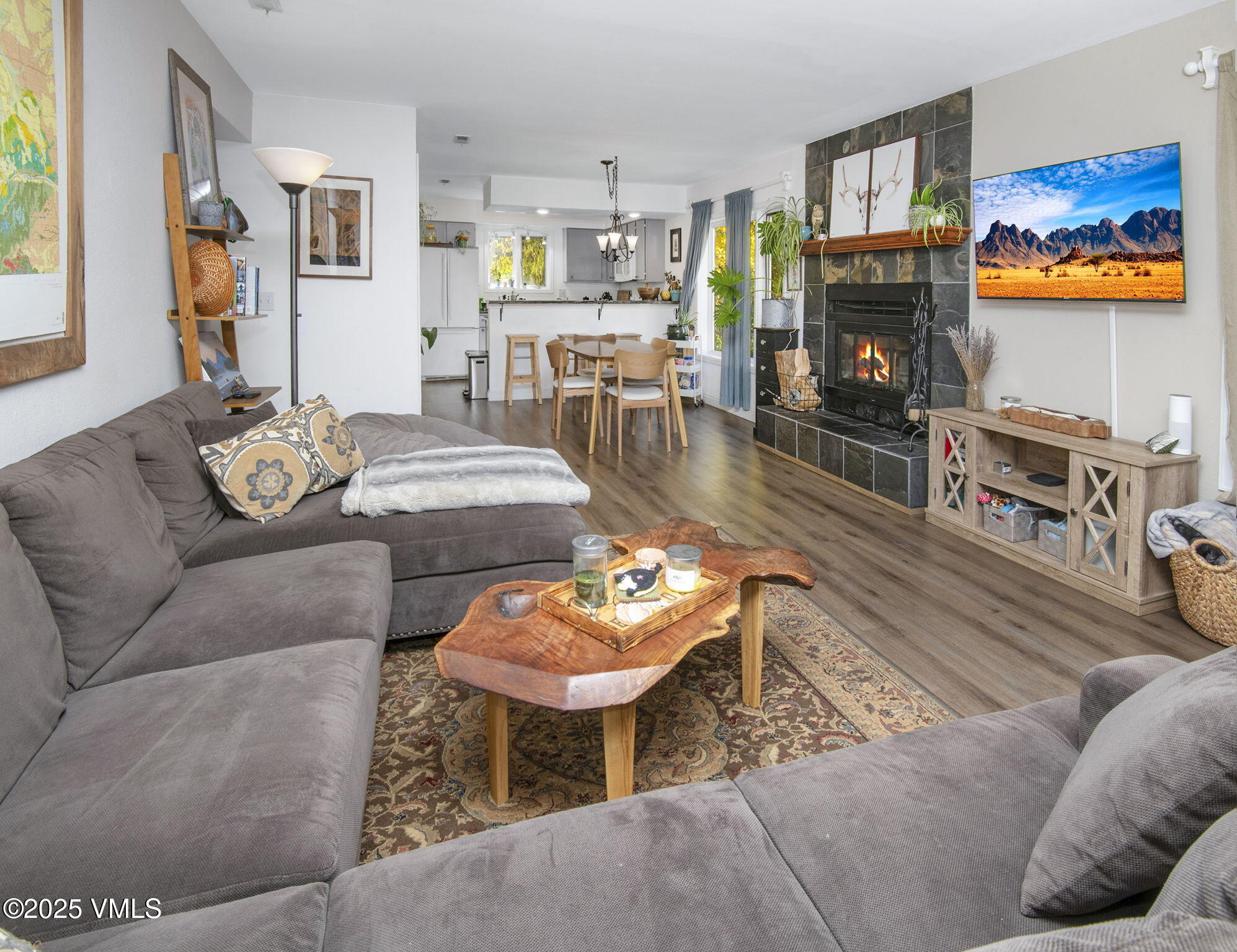 Avon, Colorado 81620, United States, 2 Bedrooms Bedrooms, ,2 BathroomsBathrooms,Residential,Active,230198