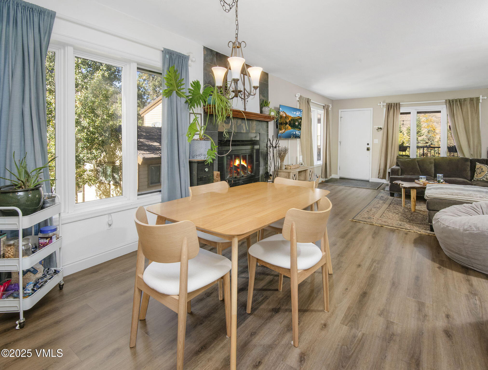 Avon, Colorado 81620, United States, 2 Bedrooms Bedrooms, ,2 BathroomsBathrooms,Residential,Active,230198