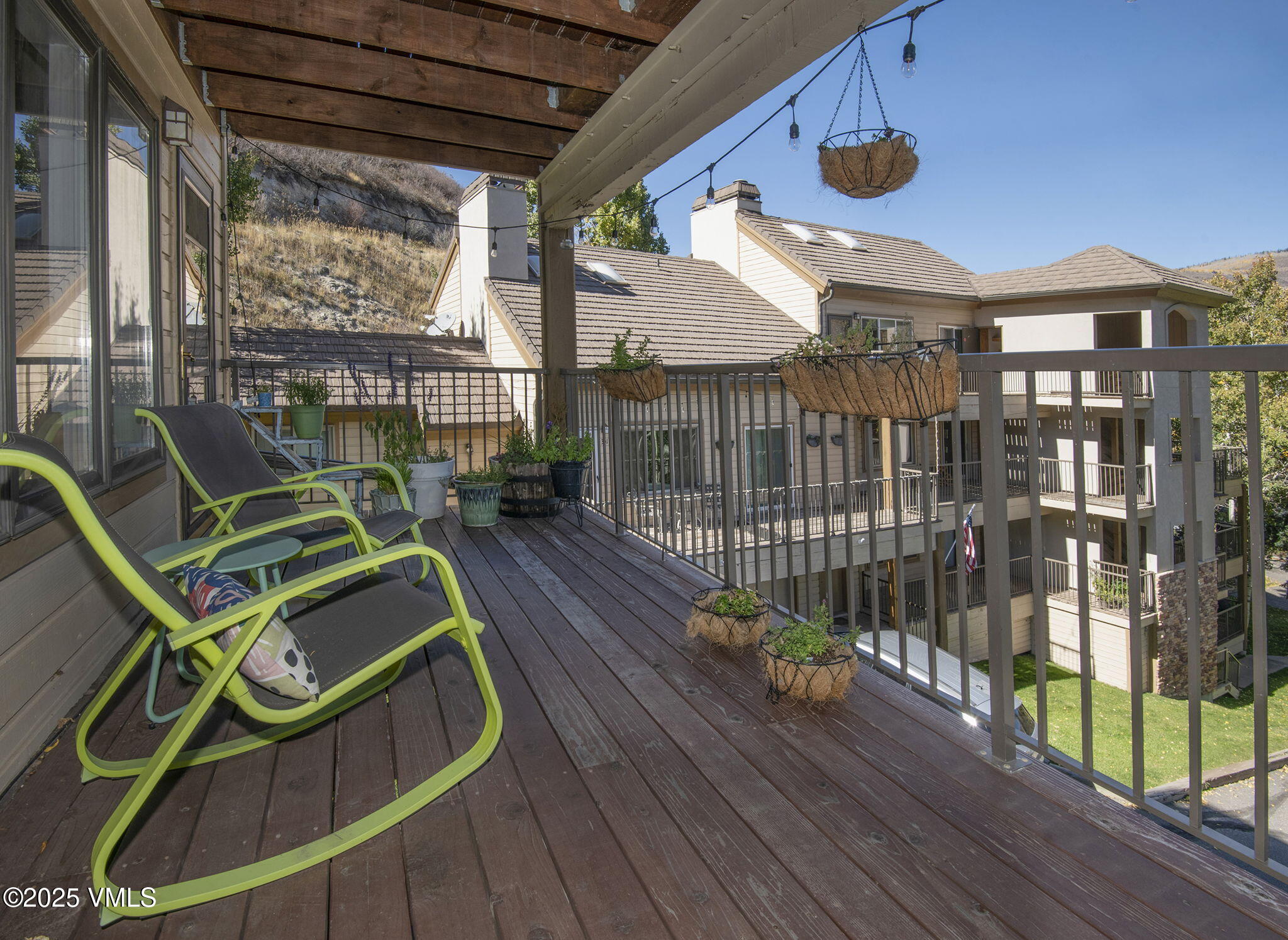 Avon, Colorado 81620, United States, 2 Bedrooms Bedrooms, ,2 BathroomsBathrooms,Residential,Active,230198