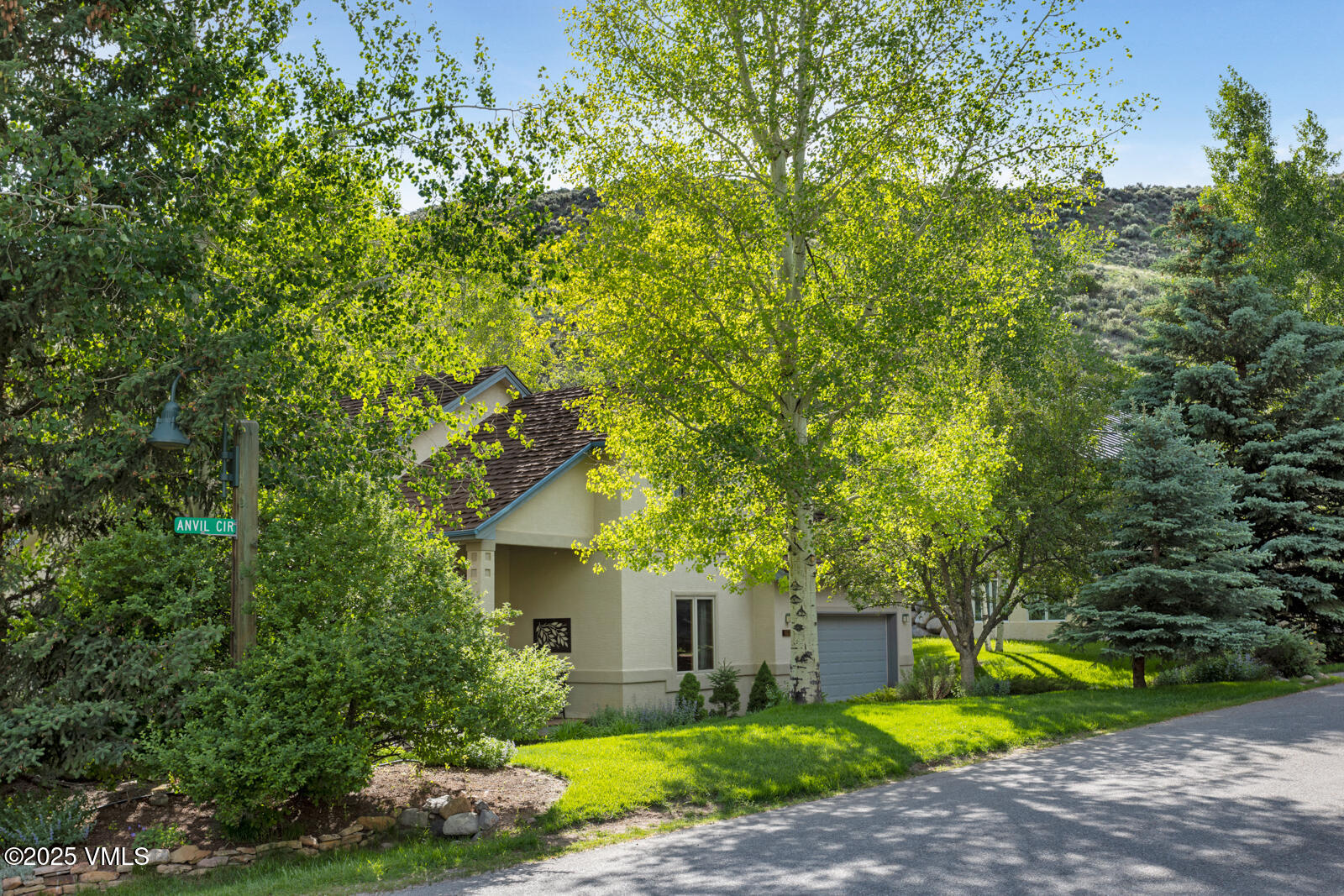 Edwards, Colorado 81632, United States, 4 Bedrooms Bedrooms, ,3 BathroomsBathrooms,Residential,Active,156306