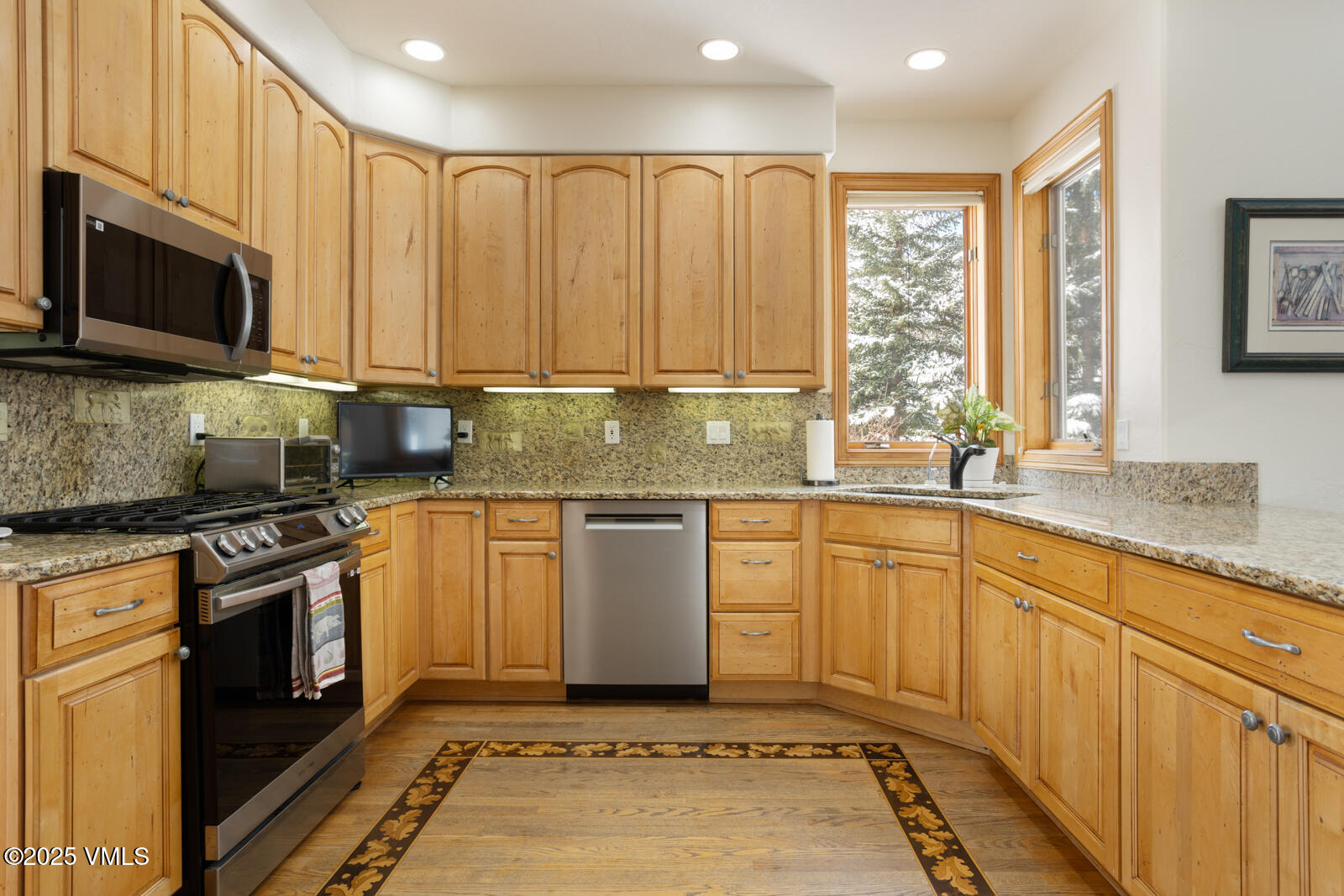 Edwards, Colorado 81632, United States, 4 Bedrooms Bedrooms, ,3 BathroomsBathrooms,Residential,Active,156306