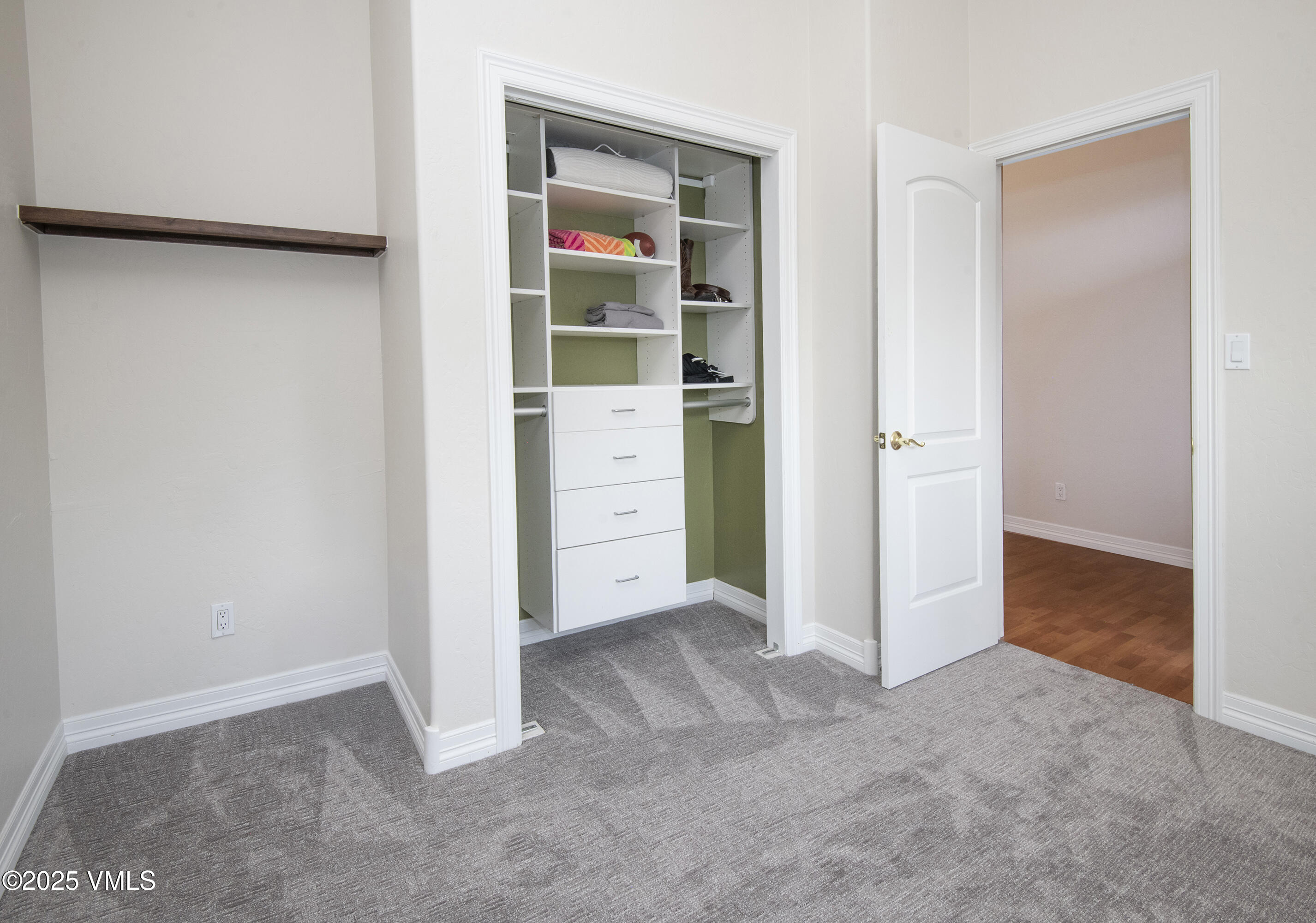 Gypsum, Colorado 81637, United States, 4 Bedrooms Bedrooms, ,4 BathroomsBathrooms,Residential,Pending,185410