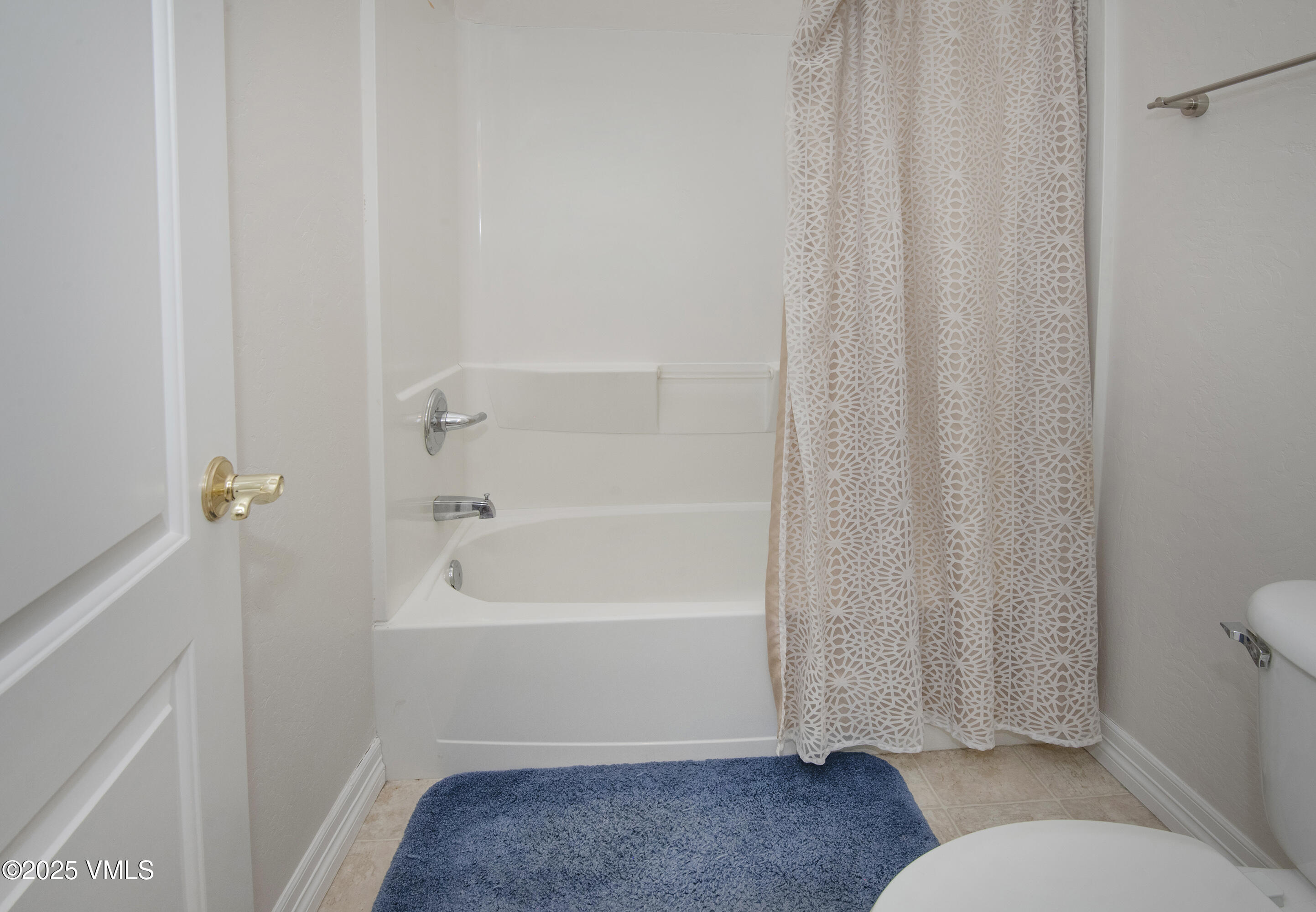 Gypsum, Colorado 81637, United States, 4 Bedrooms Bedrooms, ,4 BathroomsBathrooms,Residential,Pending,185410