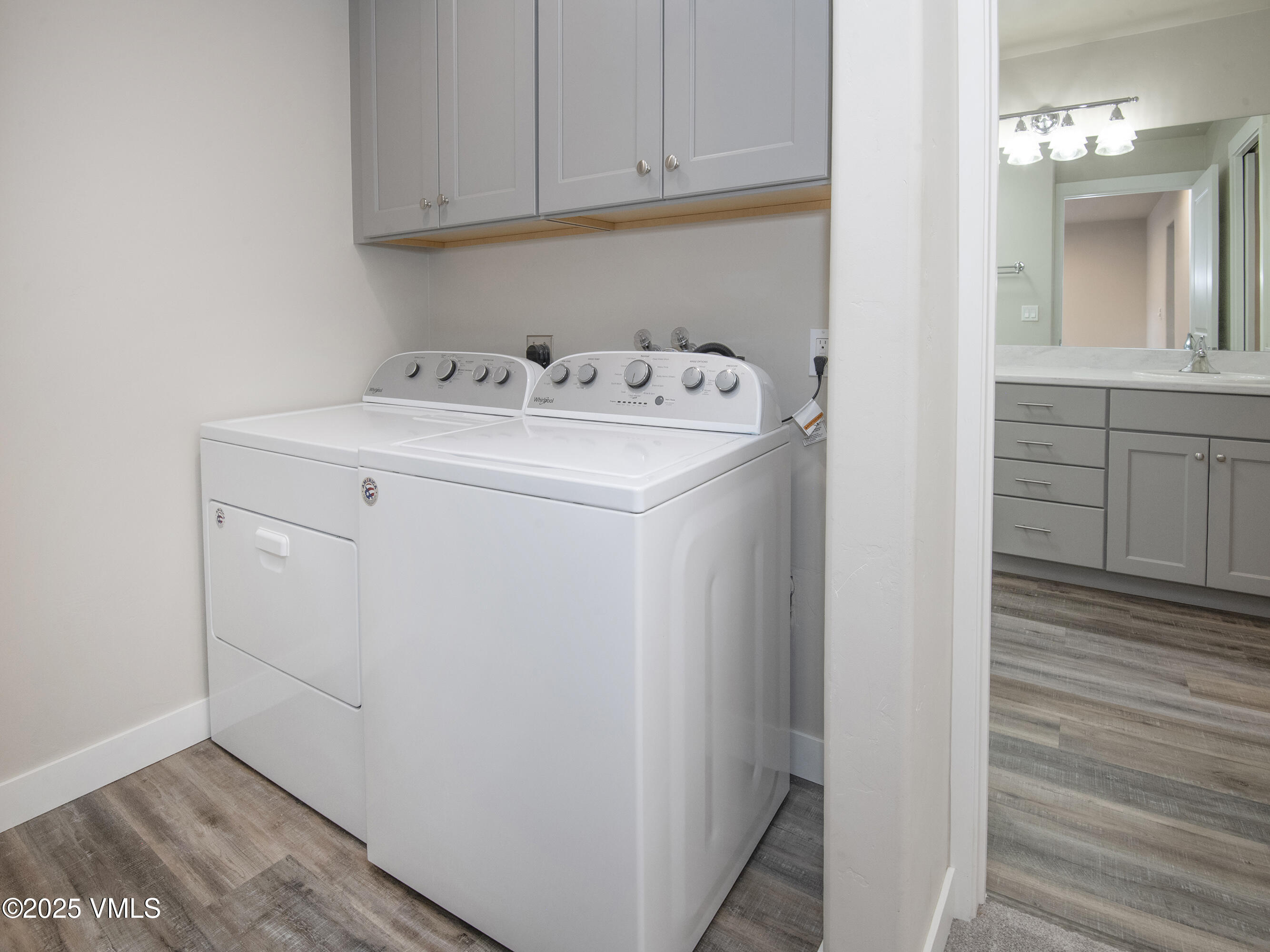 Gypsum, Colorado 81637, United States, 4 Bedrooms Bedrooms, ,4 BathroomsBathrooms,Residential,Pending,185410