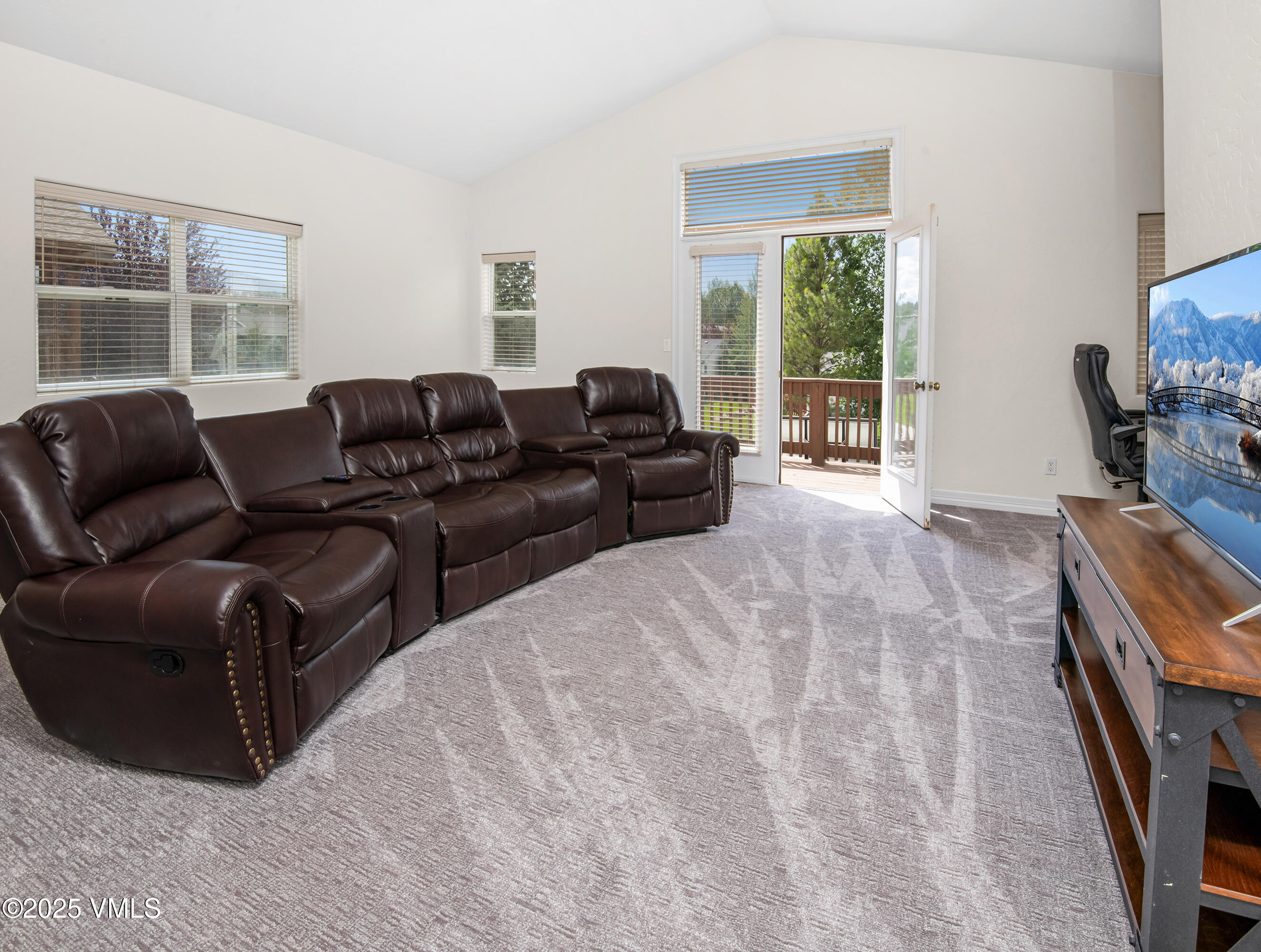 Gypsum, Colorado 81637, United States, 4 Bedrooms Bedrooms, ,4 BathroomsBathrooms,Residential,Pending,185410