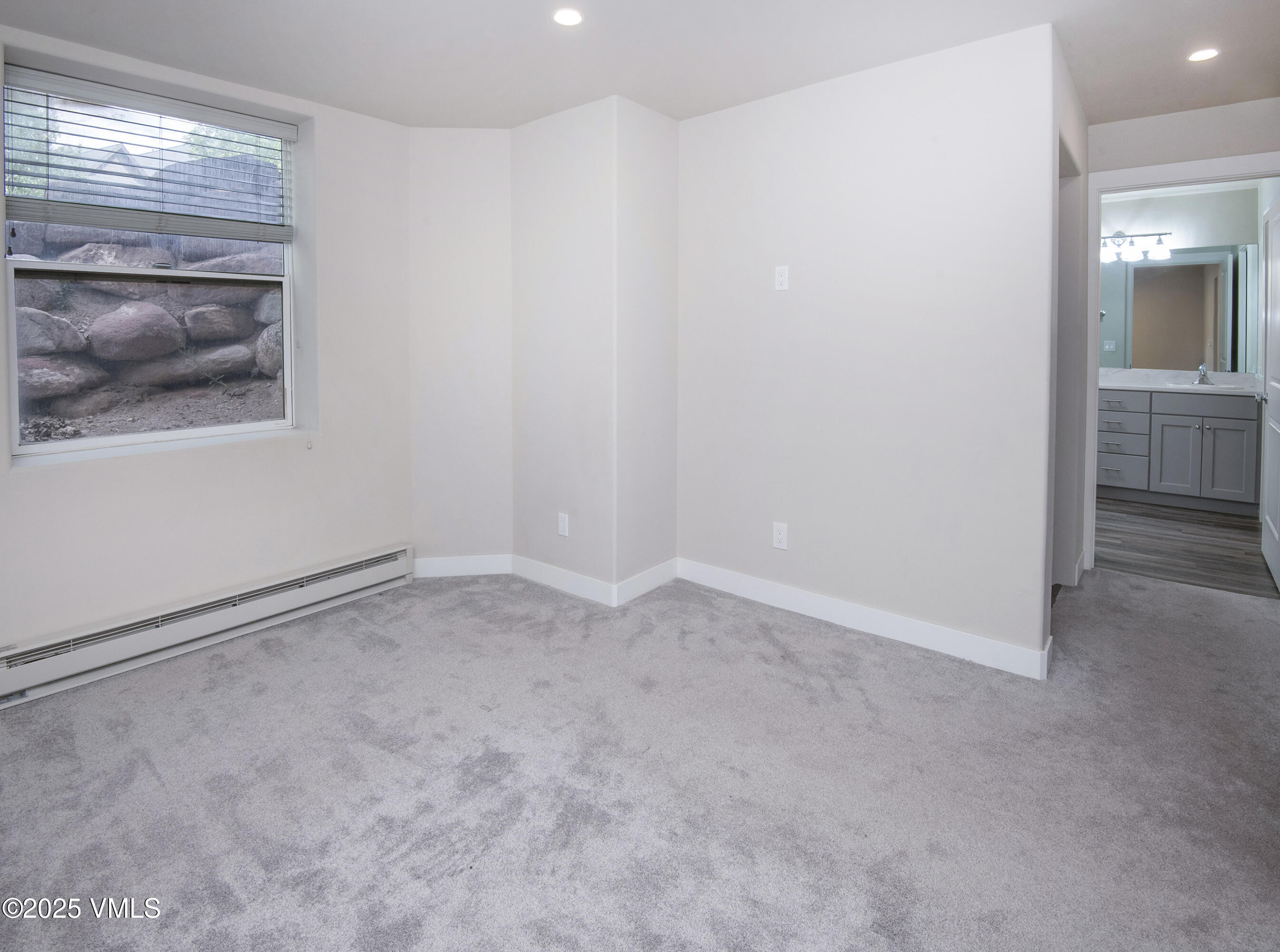 Gypsum, Colorado 81637, United States, 4 Bedrooms Bedrooms, ,4 BathroomsBathrooms,Residential,Pending,185410