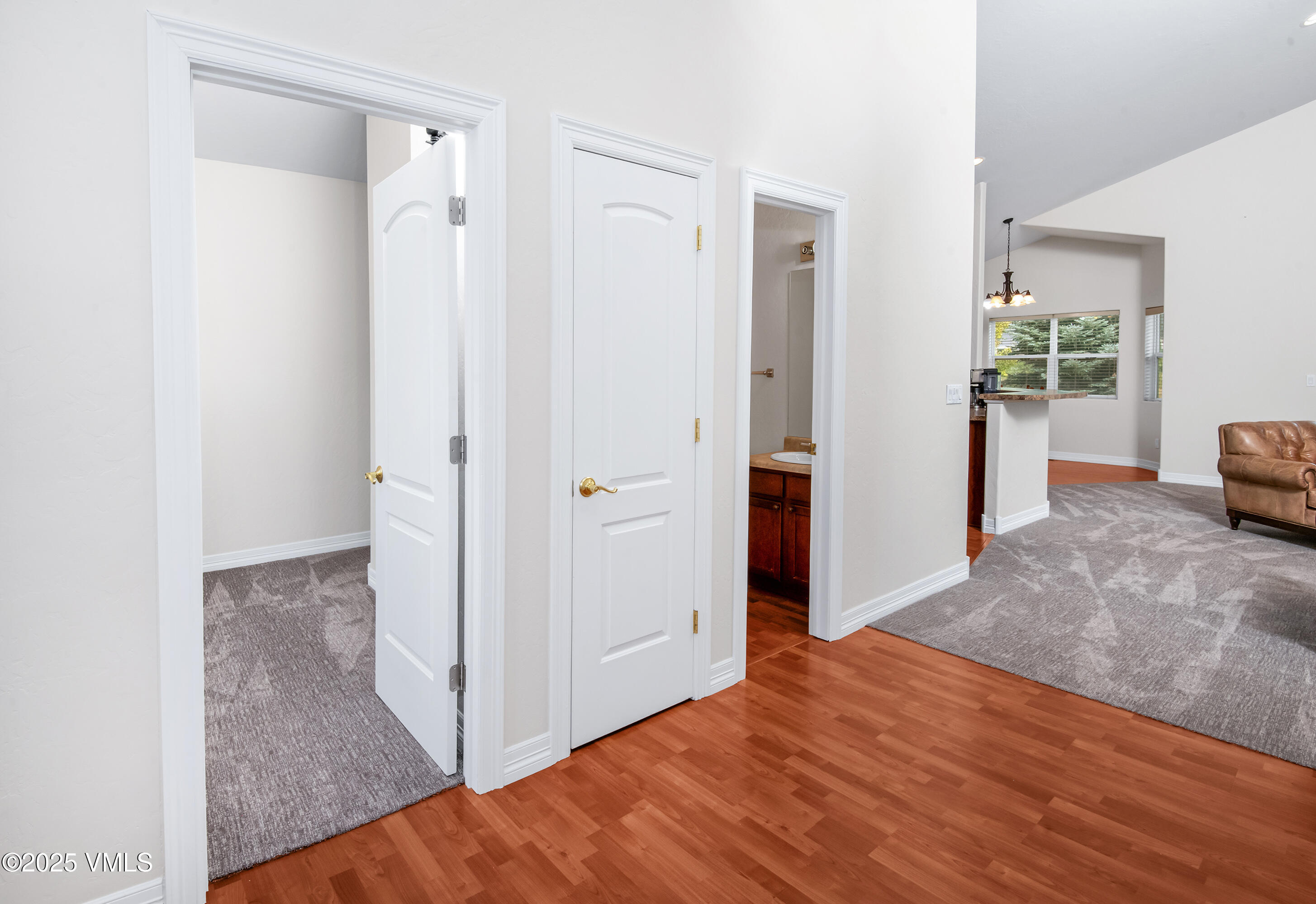 Gypsum, Colorado 81637, United States, 4 Bedrooms Bedrooms, ,4 BathroomsBathrooms,Residential,Pending,185410