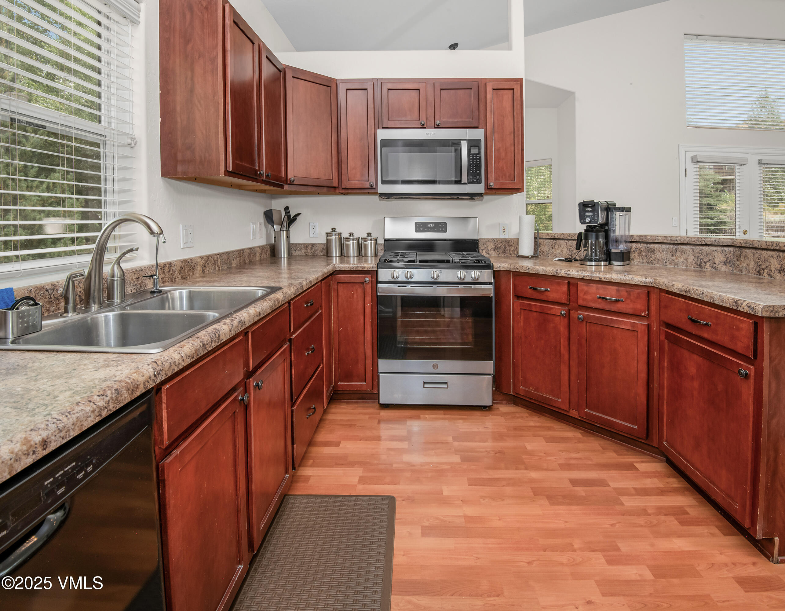 Gypsum, Colorado 81637, United States, 4 Bedrooms Bedrooms, ,4 BathroomsBathrooms,Residential,Pending,185410