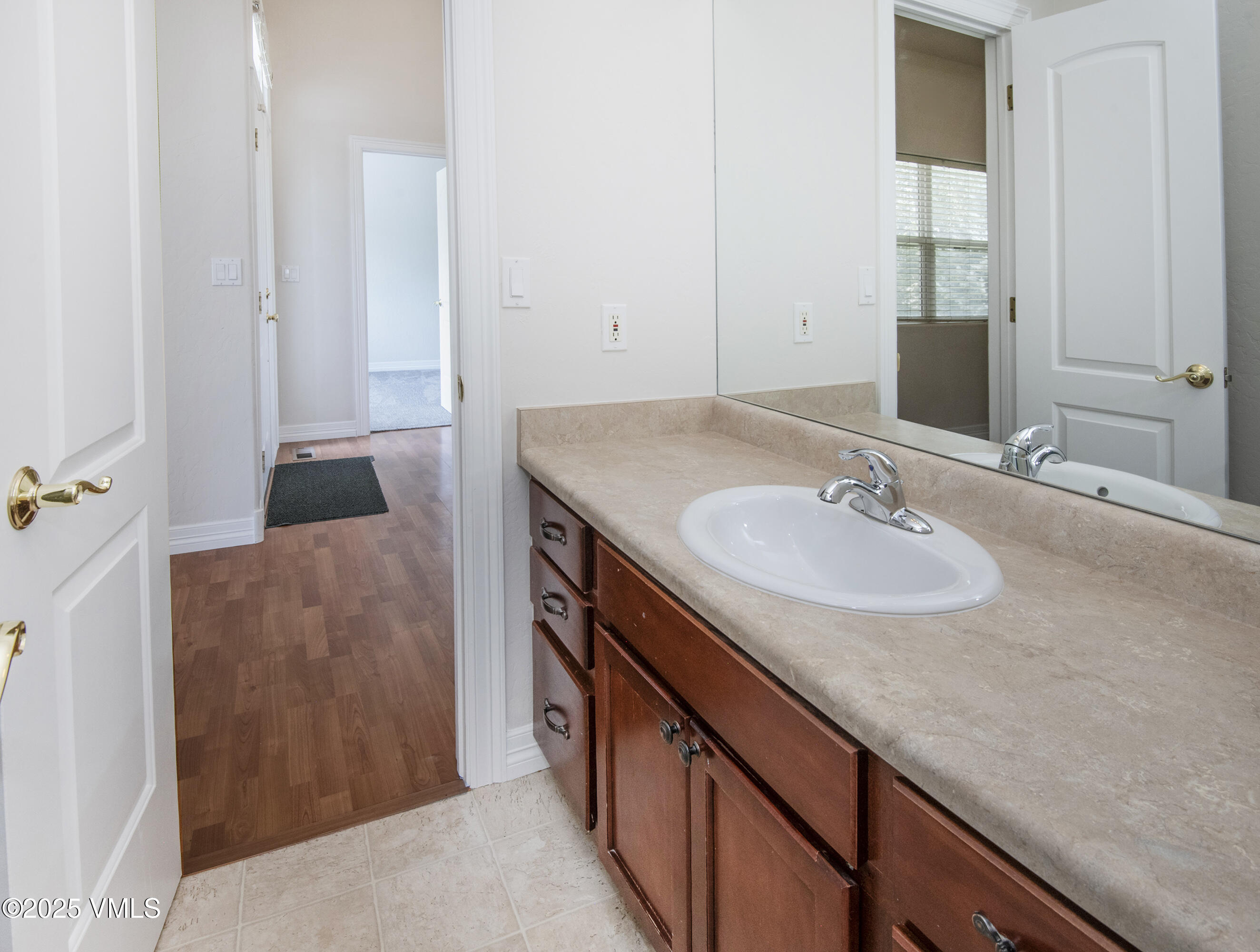 Gypsum, Colorado 81637, United States, 4 Bedrooms Bedrooms, ,4 BathroomsBathrooms,Residential,Pending,185410