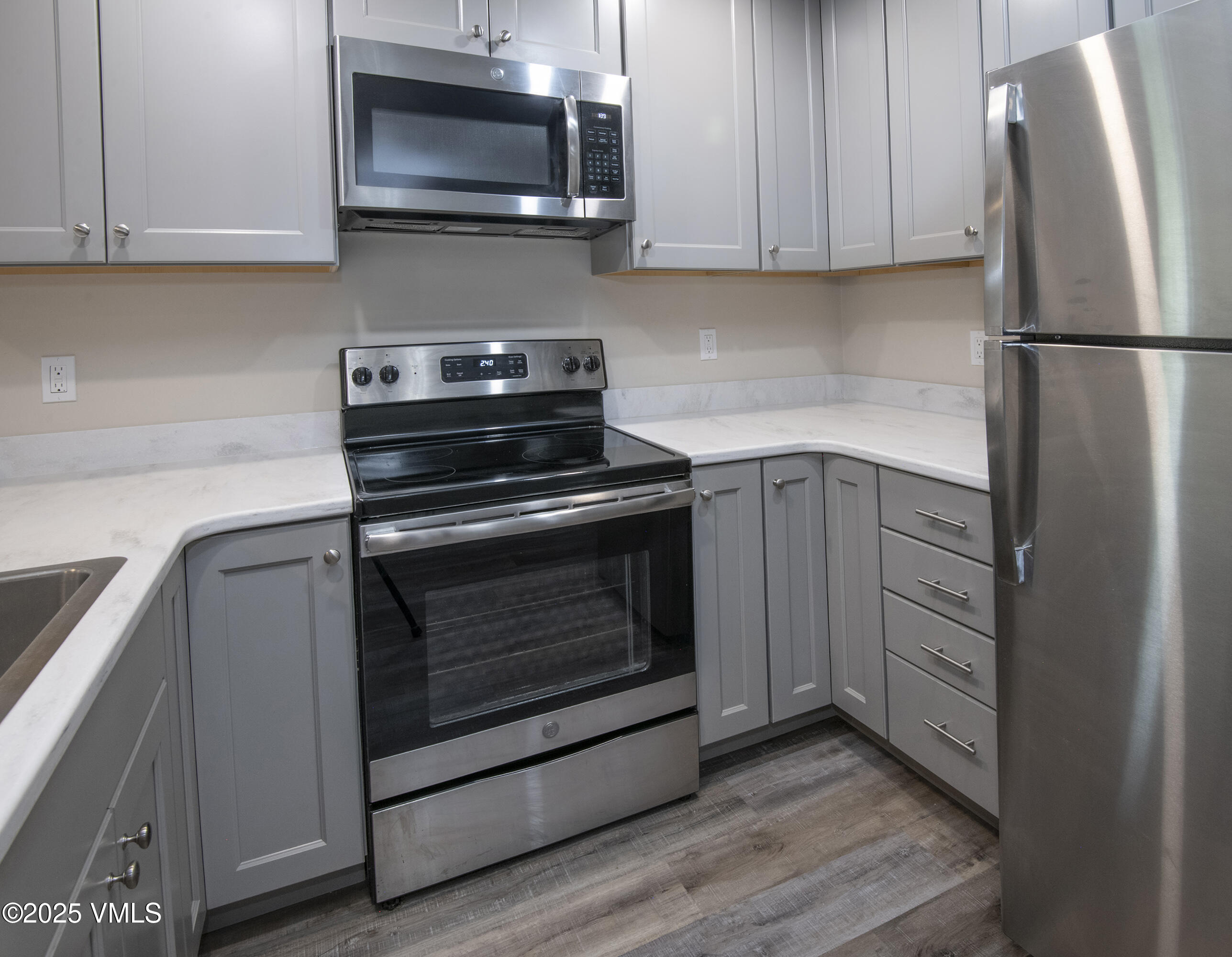 Gypsum, Colorado 81637, United States, 4 Bedrooms Bedrooms, ,4 BathroomsBathrooms,Residential,Pending,185410