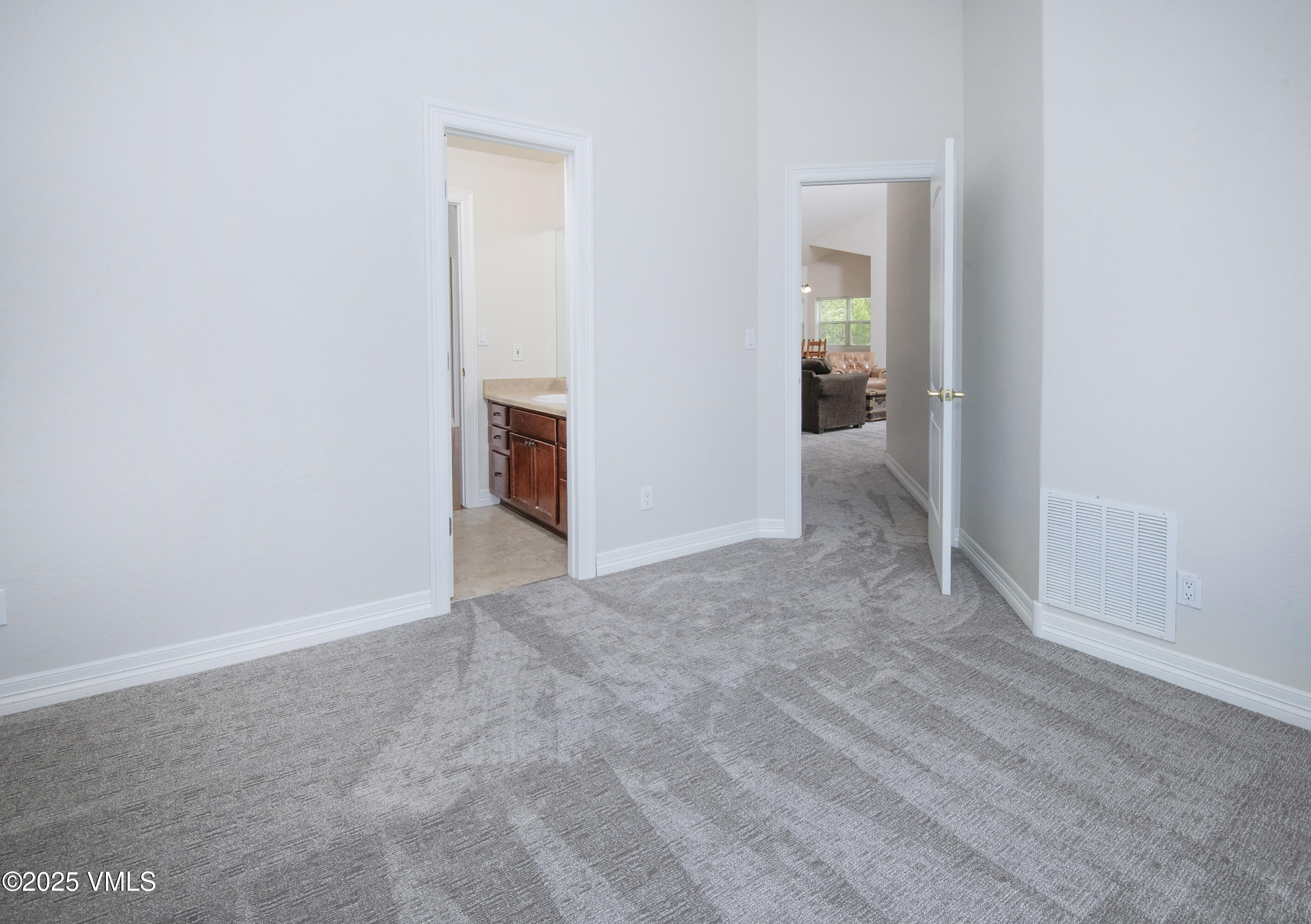 Gypsum, Colorado 81637, United States, 4 Bedrooms Bedrooms, ,4 BathroomsBathrooms,Residential,Pending,185410