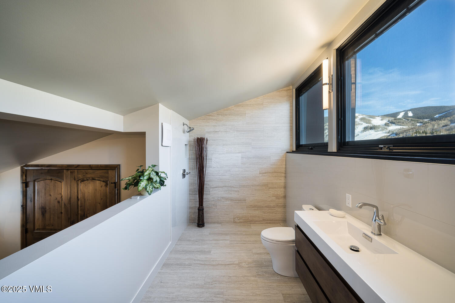 Vail, Colorado 81657, United States, 2 Bedrooms Bedrooms, ,3 BathroomsBathrooms,Residential,Active,165832