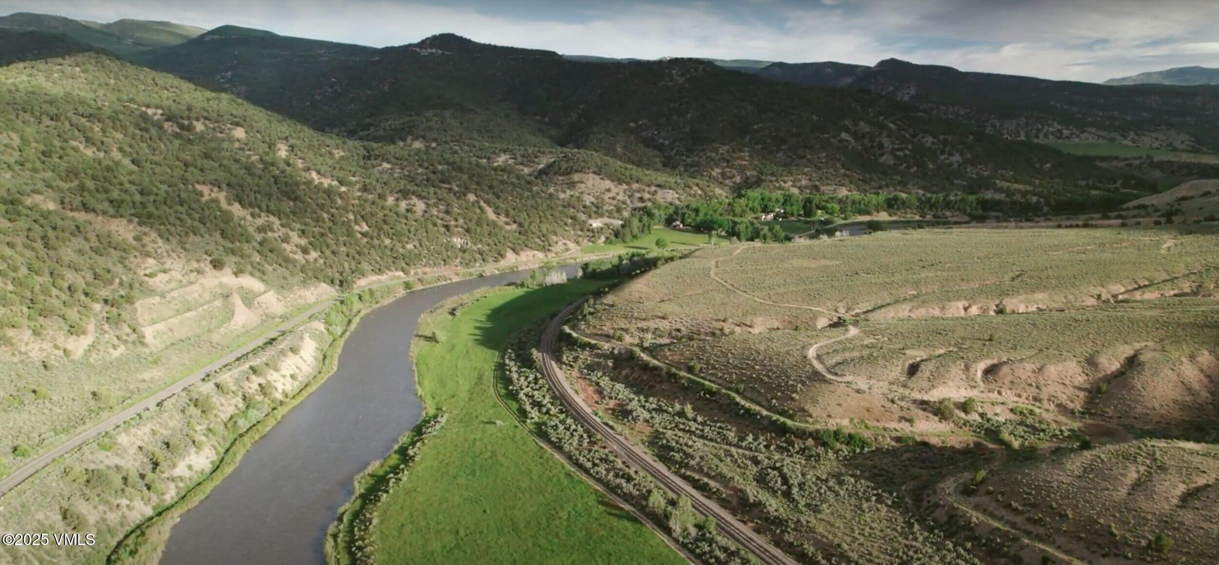 Dotsero, Colorado 81637, United States, 3 Bedrooms Bedrooms, ,3 BathroomsBathrooms,Residential,Active,152769