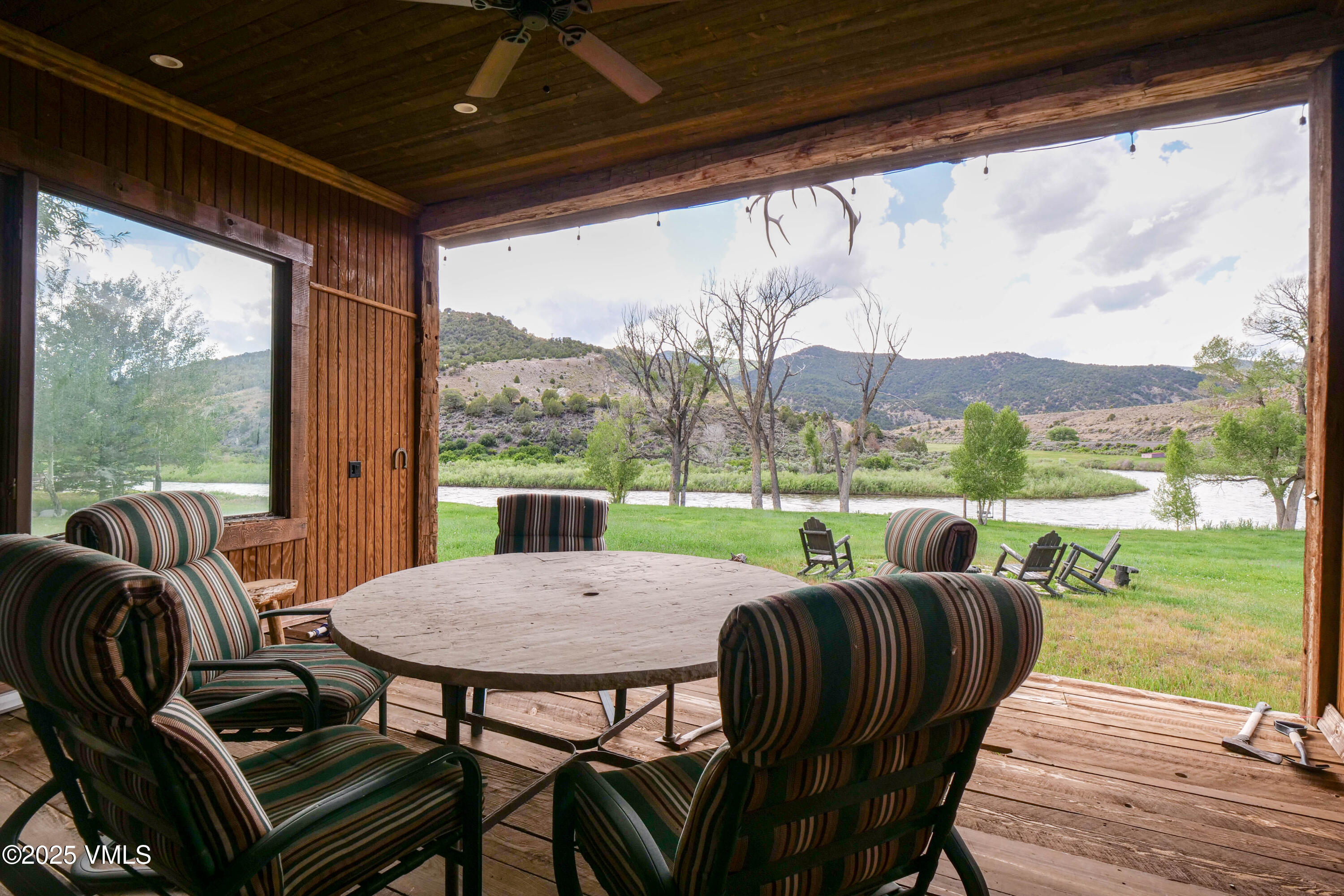 Dotsero, Colorado 81637, United States, 3 Bedrooms Bedrooms, ,3 BathroomsBathrooms,Residential,Active,152769