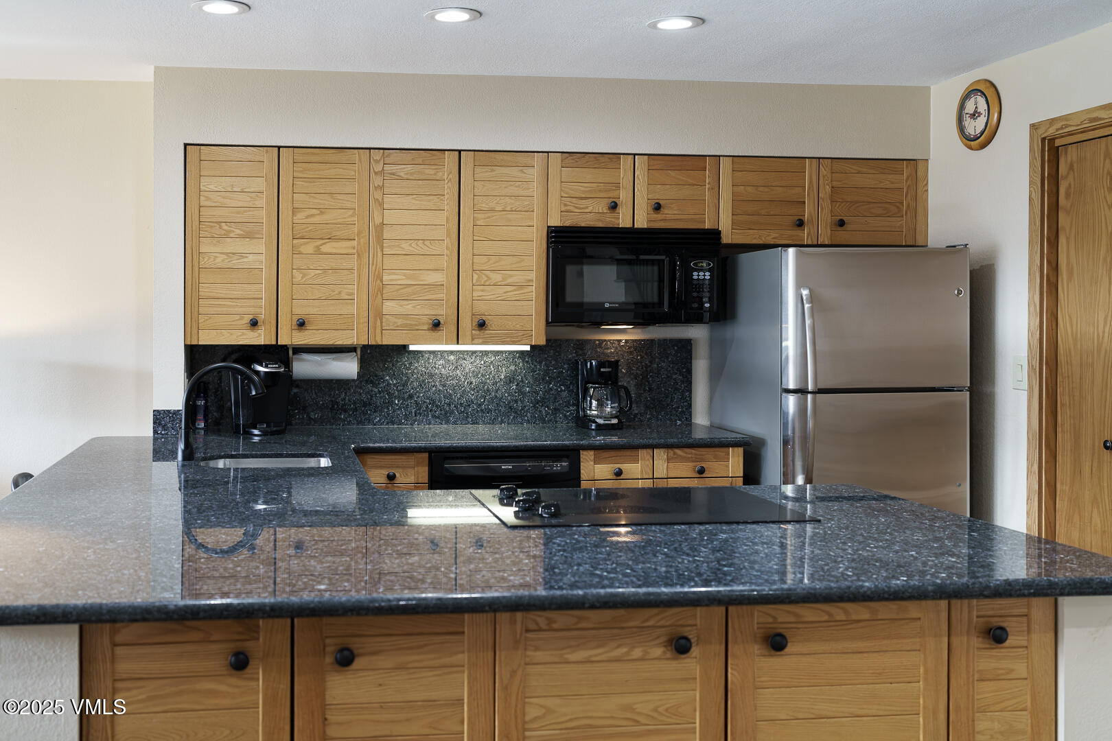 Edwards, Colorado 81632, United States, 3 Bedrooms Bedrooms, ,3 BathroomsBathrooms,Residential,Pending,250190