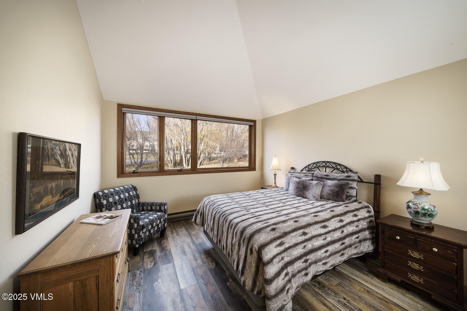 Edwards, Colorado 81632, United States, 3 Bedrooms Bedrooms, ,3 BathroomsBathrooms,Residential,Pending,250190