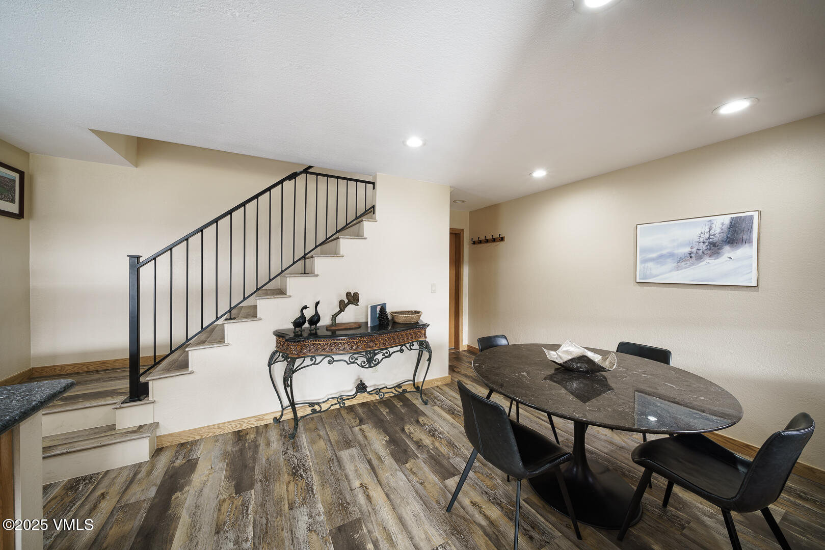 Edwards, Colorado 81632, United States, 3 Bedrooms Bedrooms, ,3 BathroomsBathrooms,Residential,Pending,250190