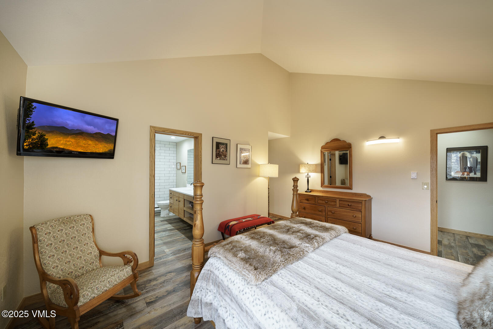 Edwards, Colorado 81632, United States, 3 Bedrooms Bedrooms, ,3 BathroomsBathrooms,Residential,Pending,250190