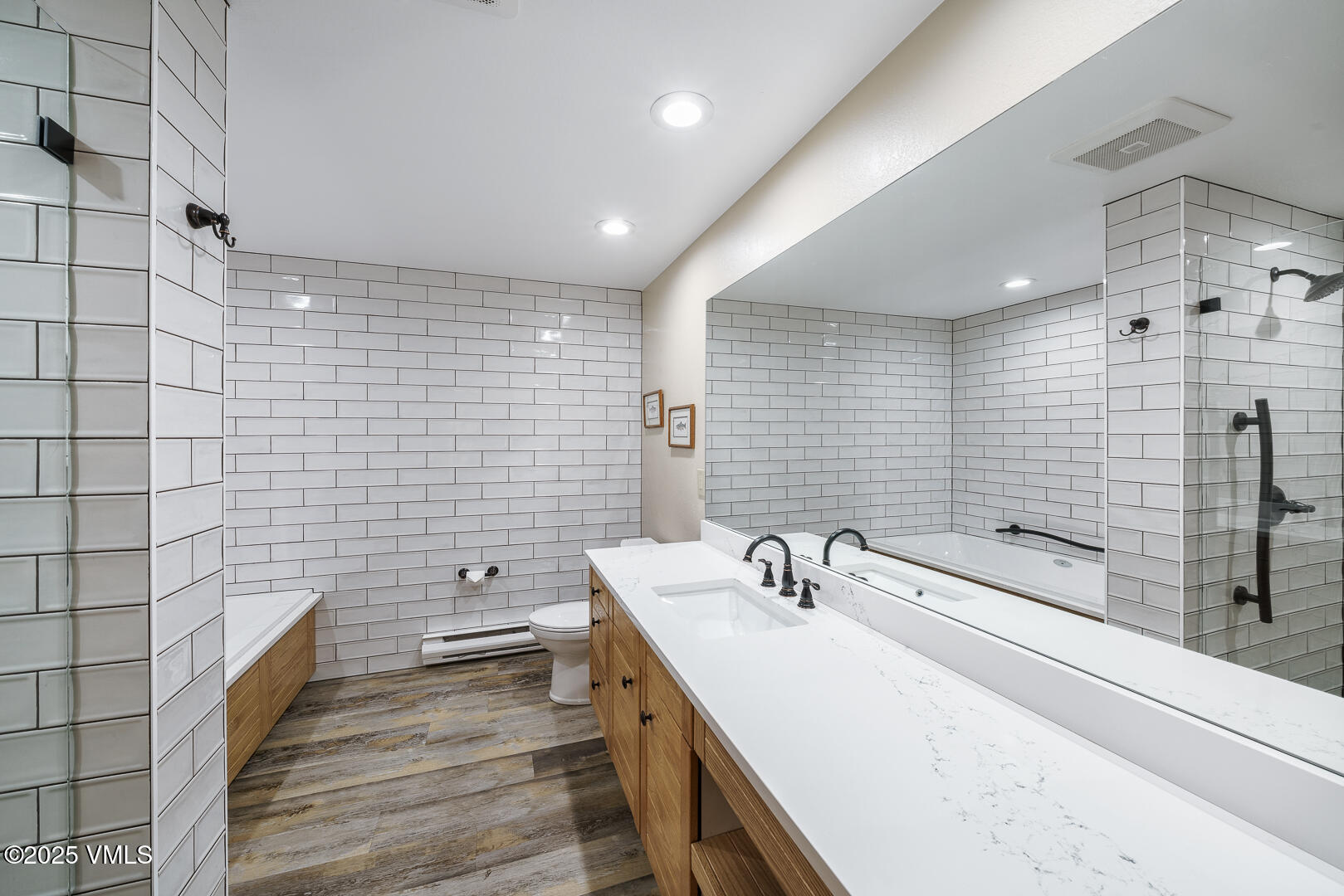 Edwards, Colorado 81632, United States, 3 Bedrooms Bedrooms, ,3 BathroomsBathrooms,Residential,Pending,250190