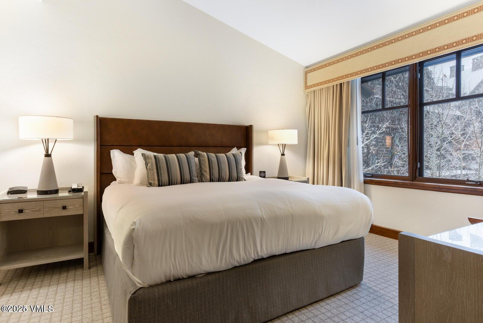 Avon, Colorado 81620, United States, 3 Bedrooms Bedrooms, ,4 BathroomsBathrooms,Residential,Pending,18998