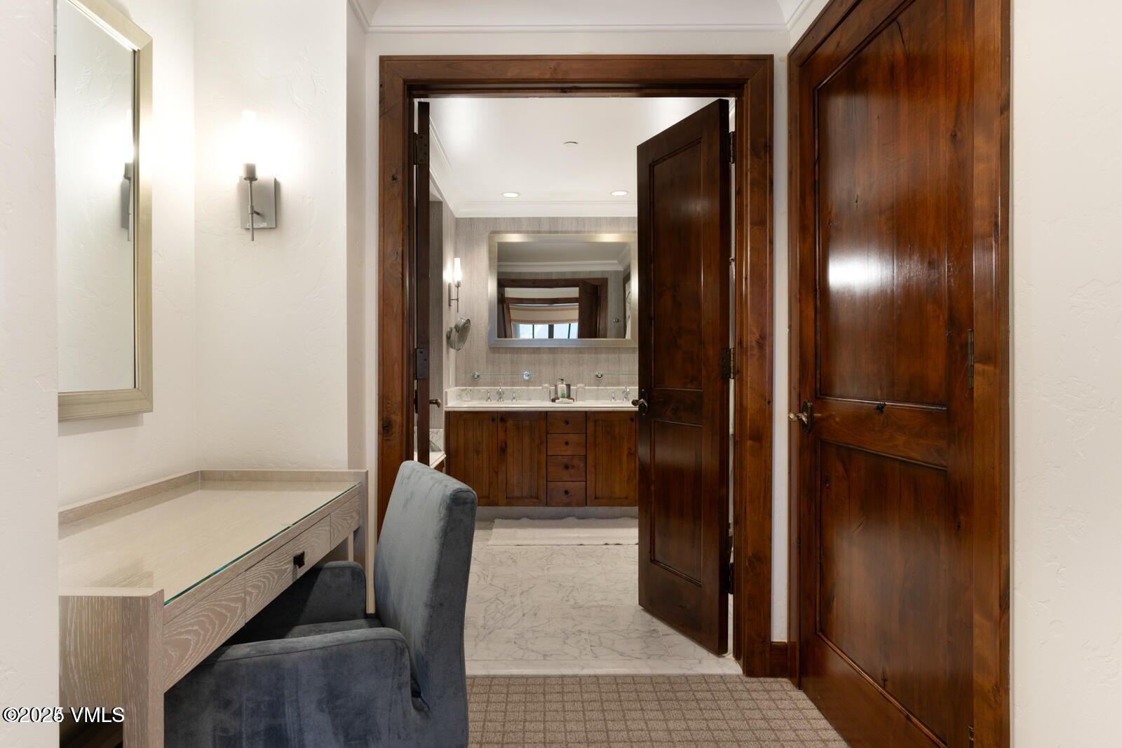 Avon, Colorado 81620, United States, 3 Bedrooms Bedrooms, ,4 BathroomsBathrooms,Residential,Pending,18998