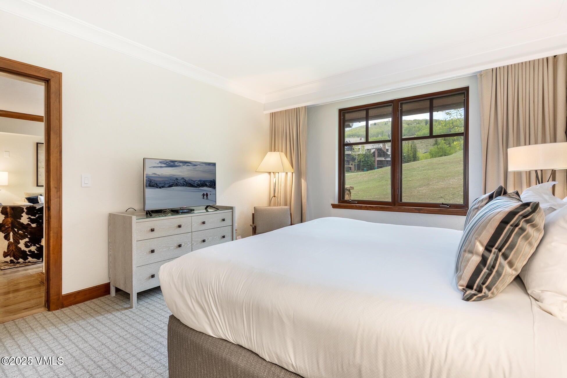 Avon, Colorado 81620, United States, 3 Bedrooms Bedrooms, ,4 BathroomsBathrooms,Residential,Pending,18998