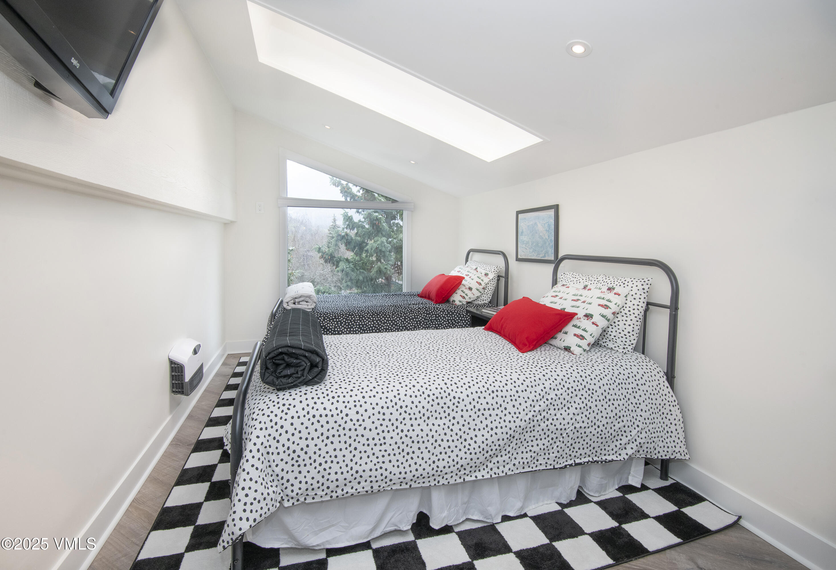 Vail, Colorado 81657, United States, 3 Bedrooms Bedrooms, ,2 BathroomsBathrooms,Residential,Active,136943