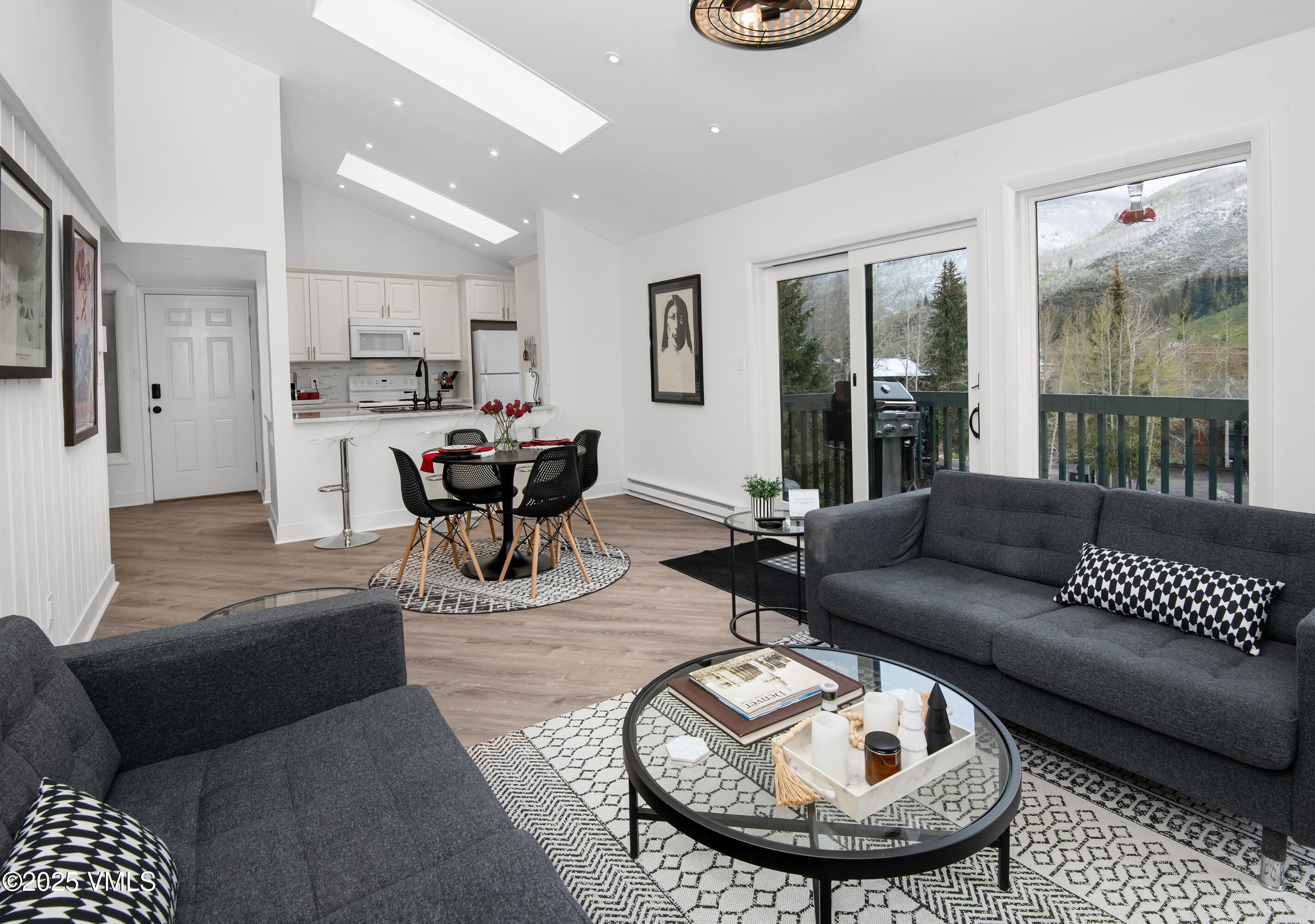 Vail, Colorado 81657, United States, 3 Bedrooms Bedrooms, ,2 BathroomsBathrooms,Residential,Active,136943