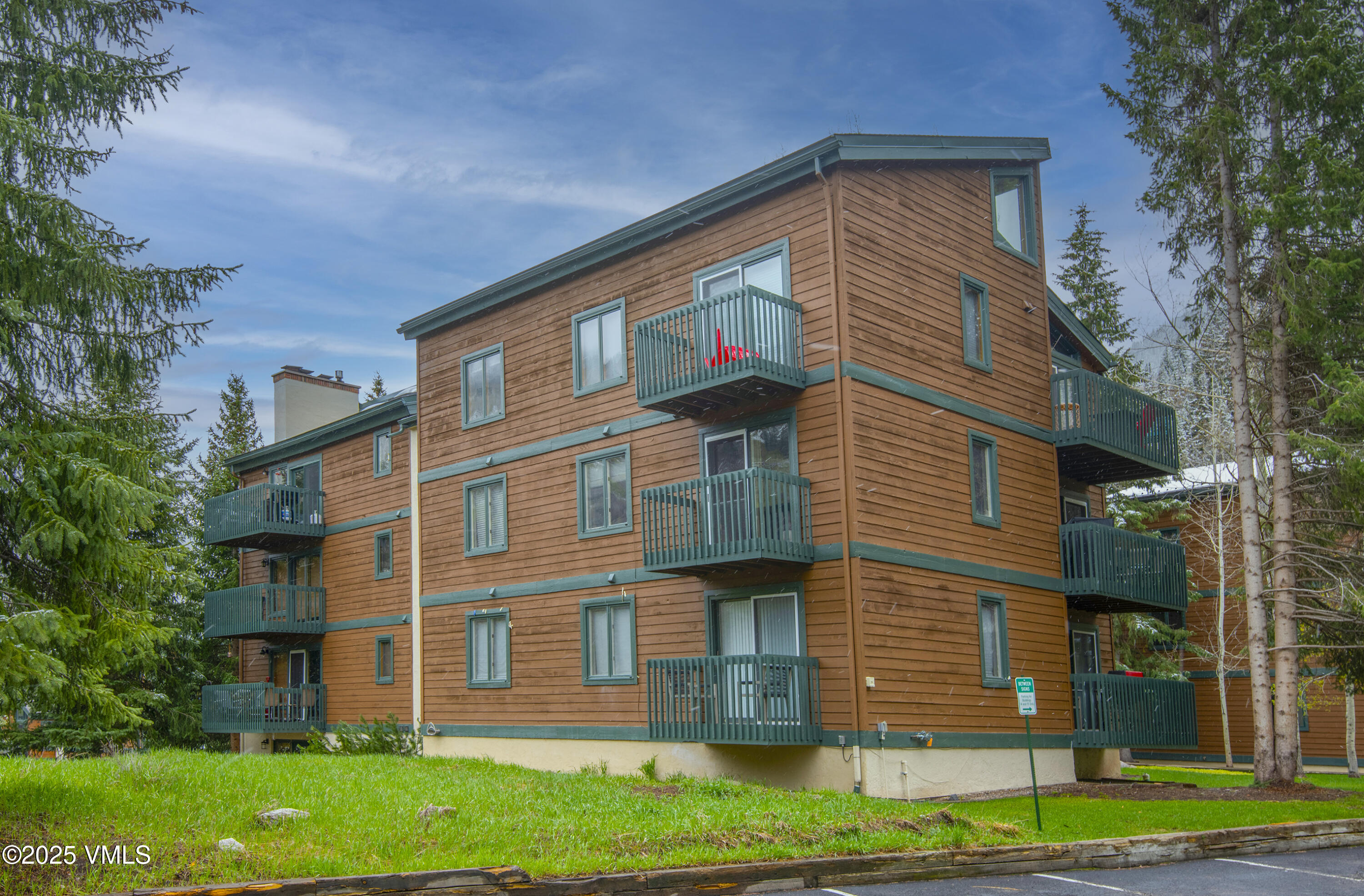 Vail, Colorado 81657, United States, 3 Bedrooms Bedrooms, ,2 BathroomsBathrooms,Residential,Active,136943