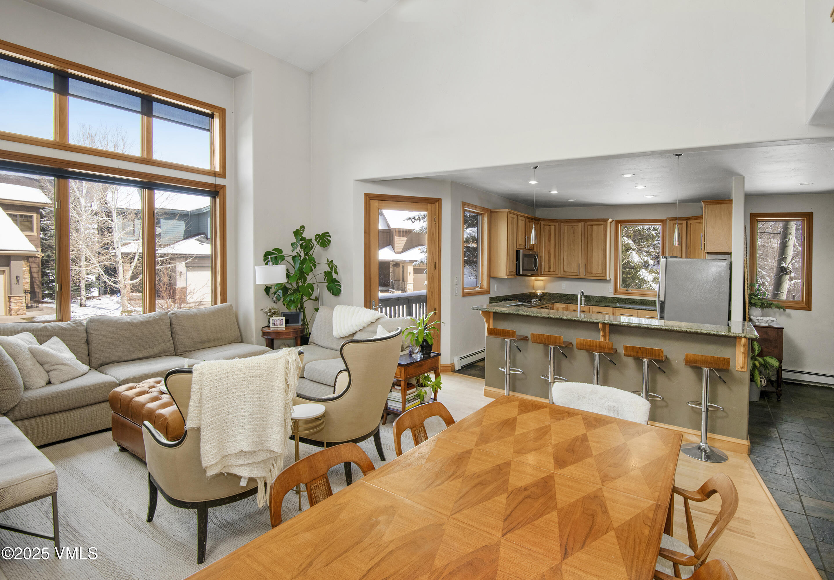 Edwards, Colorado 81632, United States, 4 Bedrooms Bedrooms, ,4 BathroomsBathrooms,Residential,Pending,103954