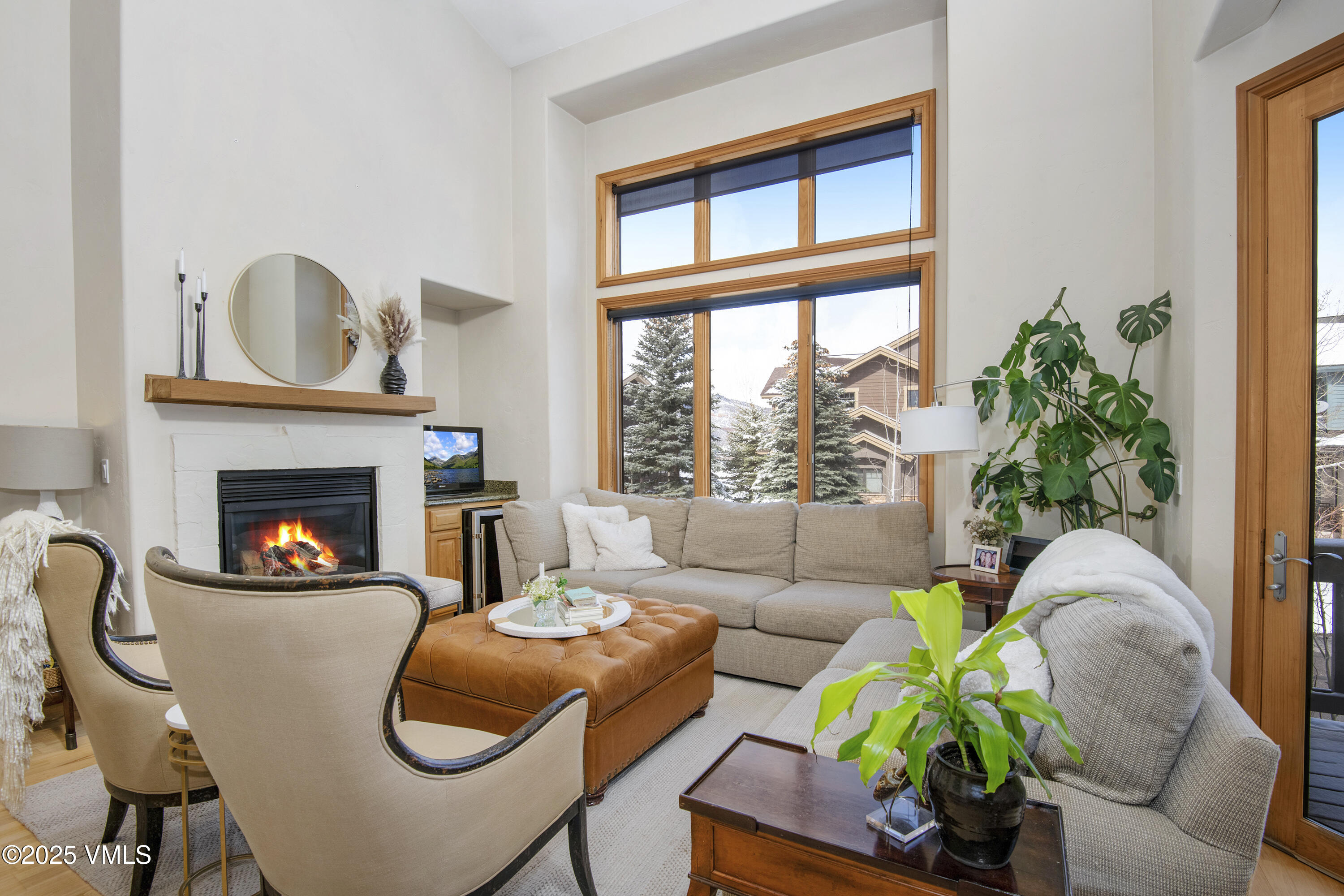 Edwards, Colorado 81632, United States, 4 Bedrooms Bedrooms, ,4 BathroomsBathrooms,Residential,Pending,103954