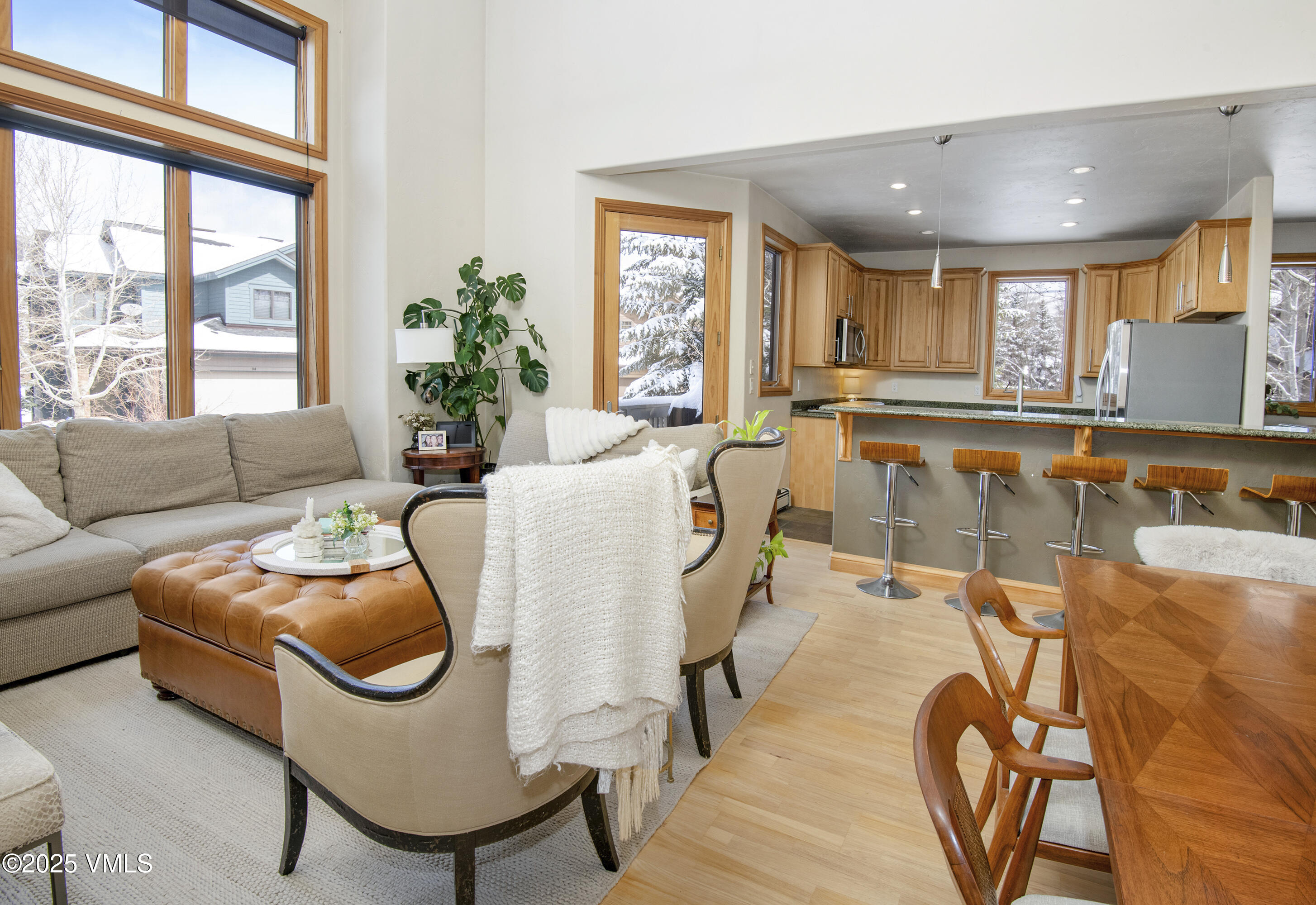 Edwards, Colorado 81632, United States, 4 Bedrooms Bedrooms, ,4 BathroomsBathrooms,Residential,Pending,103954