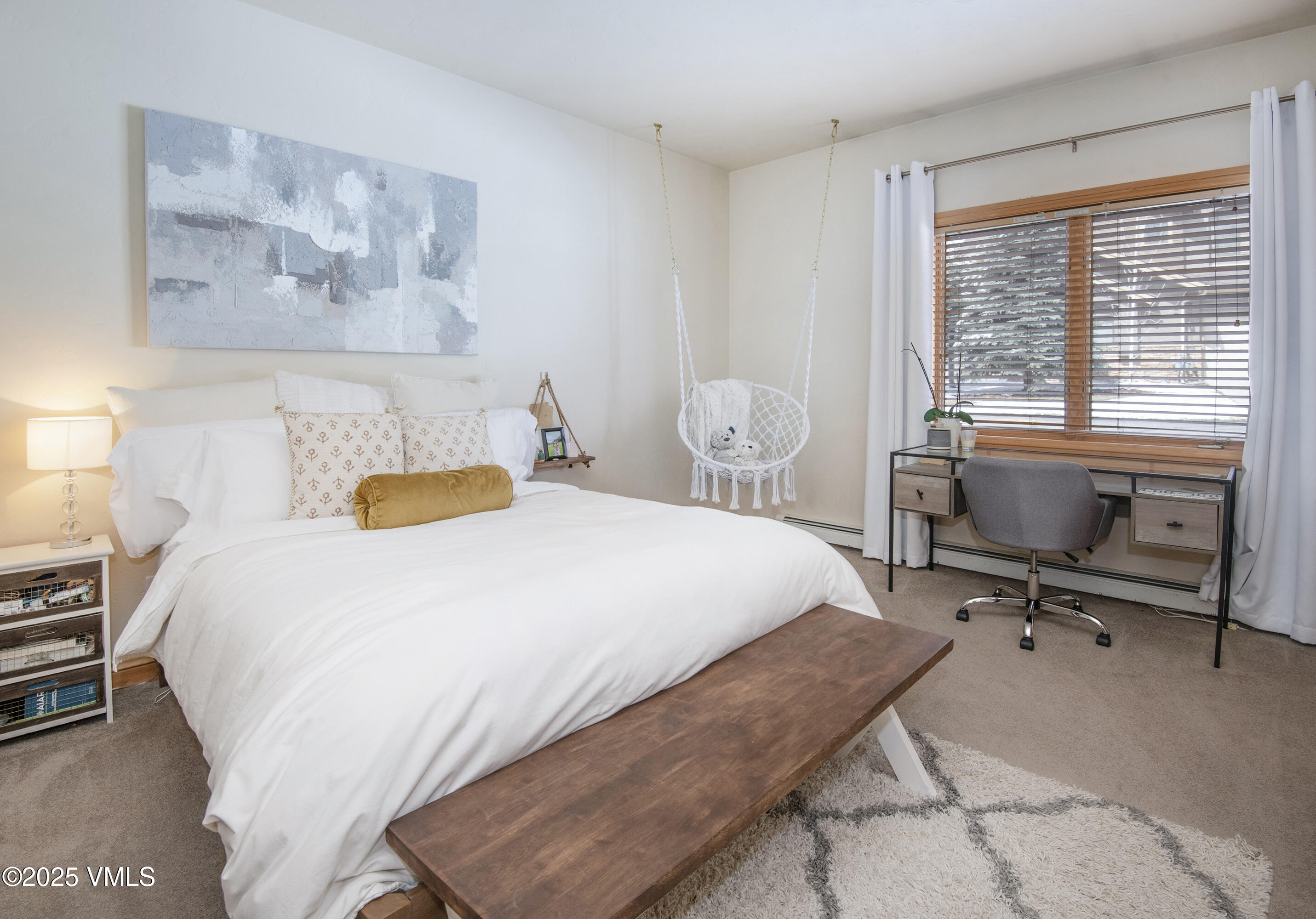 Edwards, Colorado 81632, United States, 4 Bedrooms Bedrooms, ,4 BathroomsBathrooms,Residential,Pending,103954