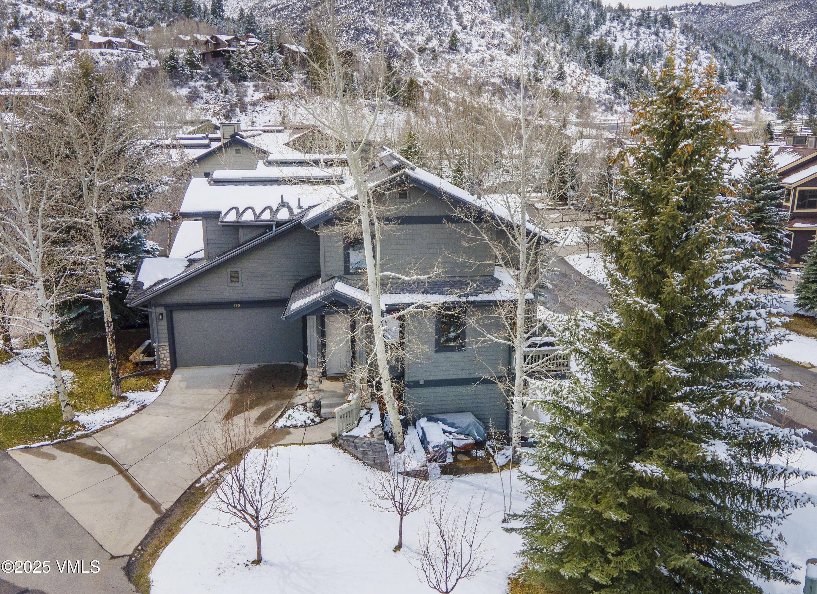 Edwards, Colorado 81632, United States, 4 Bedrooms Bedrooms, ,4 BathroomsBathrooms,Residential,Pending,103954