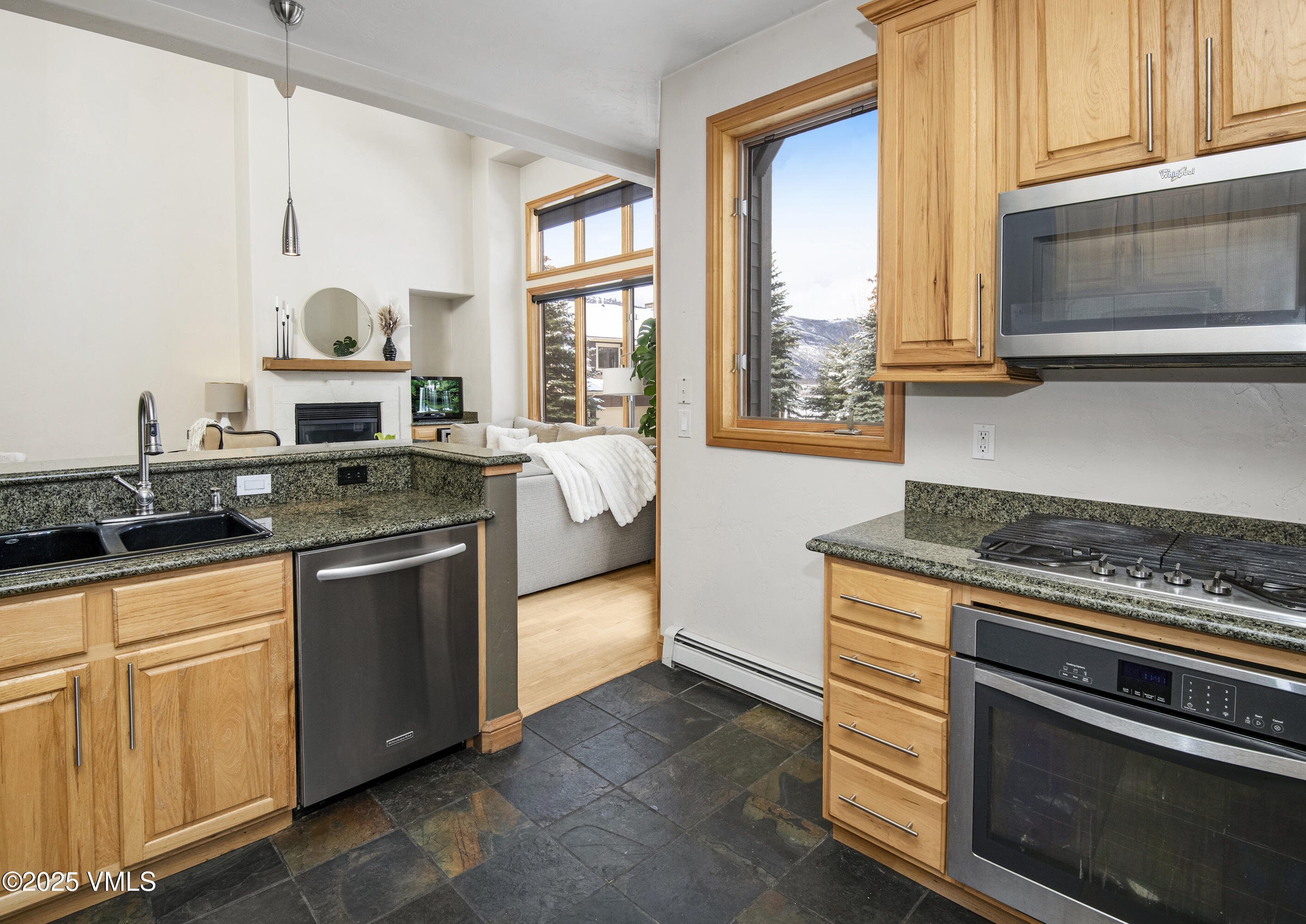 Edwards, Colorado 81632, United States, 4 Bedrooms Bedrooms, ,4 BathroomsBathrooms,Residential,Pending,103954