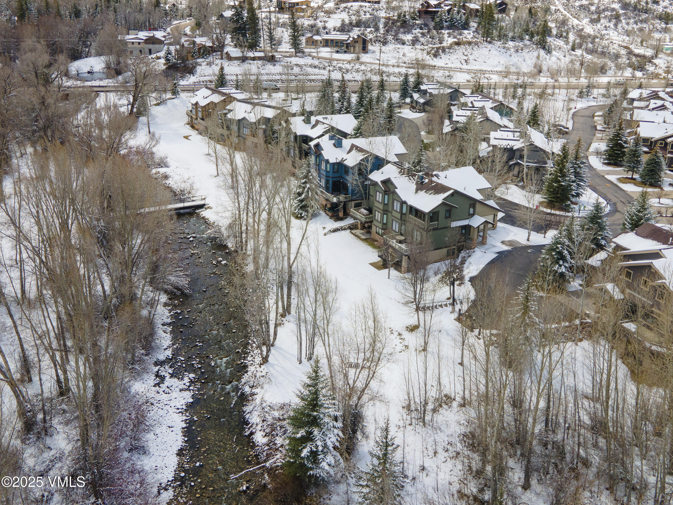 Edwards, Colorado 81632, United States, 4 Bedrooms Bedrooms, ,4 BathroomsBathrooms,Residential,Pending,103954