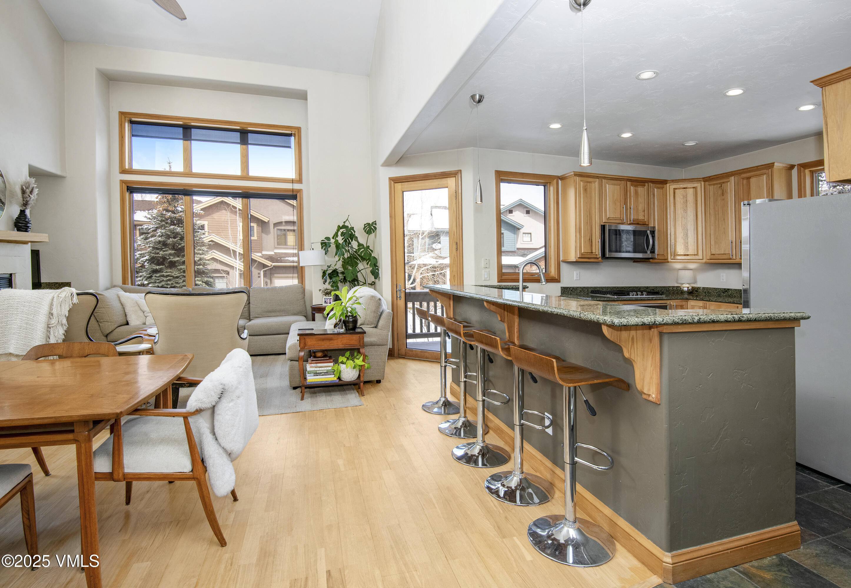 Edwards, Colorado 81632, United States, 4 Bedrooms Bedrooms, ,4 BathroomsBathrooms,Residential,Pending,103954