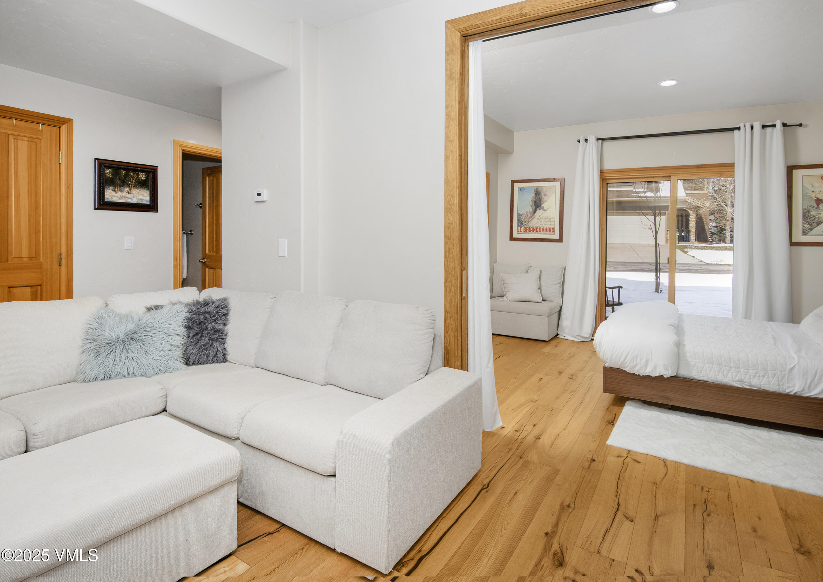 Edwards, Colorado 81632, United States, 4 Bedrooms Bedrooms, ,4 BathroomsBathrooms,Residential,Pending,103954