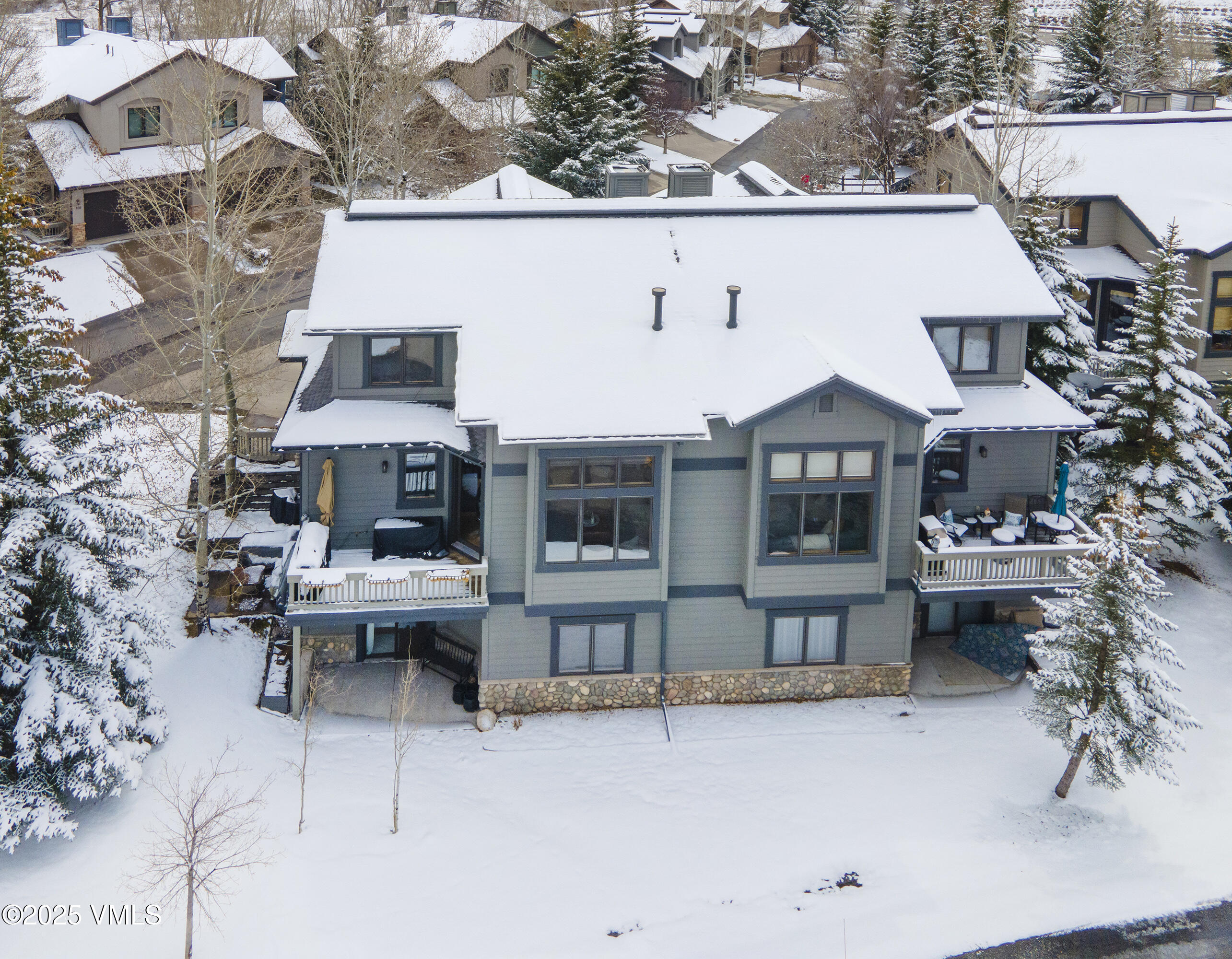 Edwards, Colorado 81632, United States, 4 Bedrooms Bedrooms, ,4 BathroomsBathrooms,Residential,Pending,103954