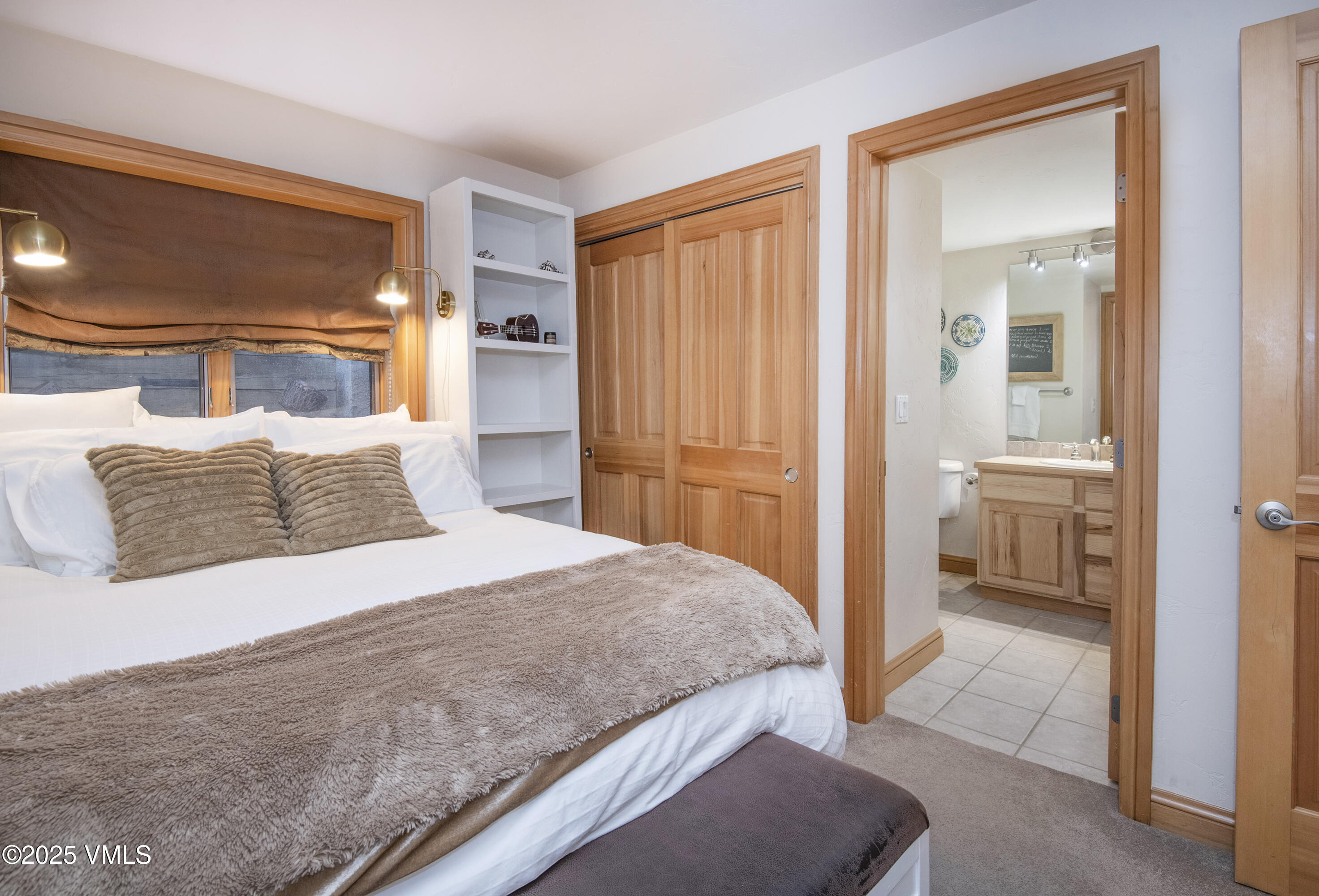 Edwards, Colorado 81632, United States, 4 Bedrooms Bedrooms, ,4 BathroomsBathrooms,Residential,Pending,103954